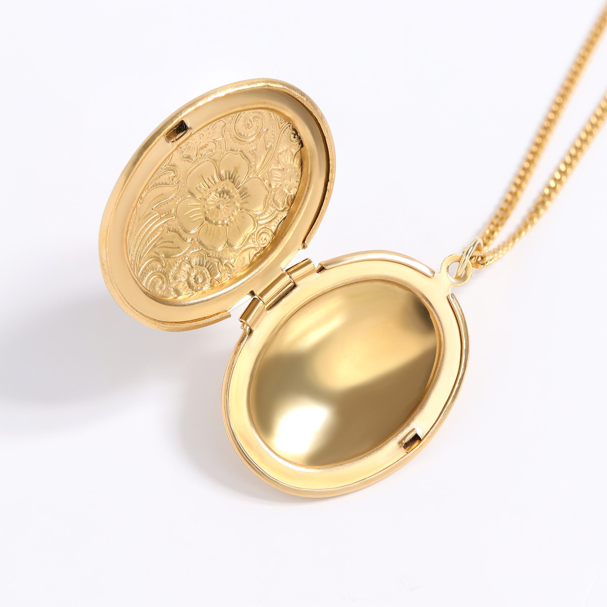 Gold Oval Locket – Textured Oval Pendant With Hidden Compartment | 18K Jewelry