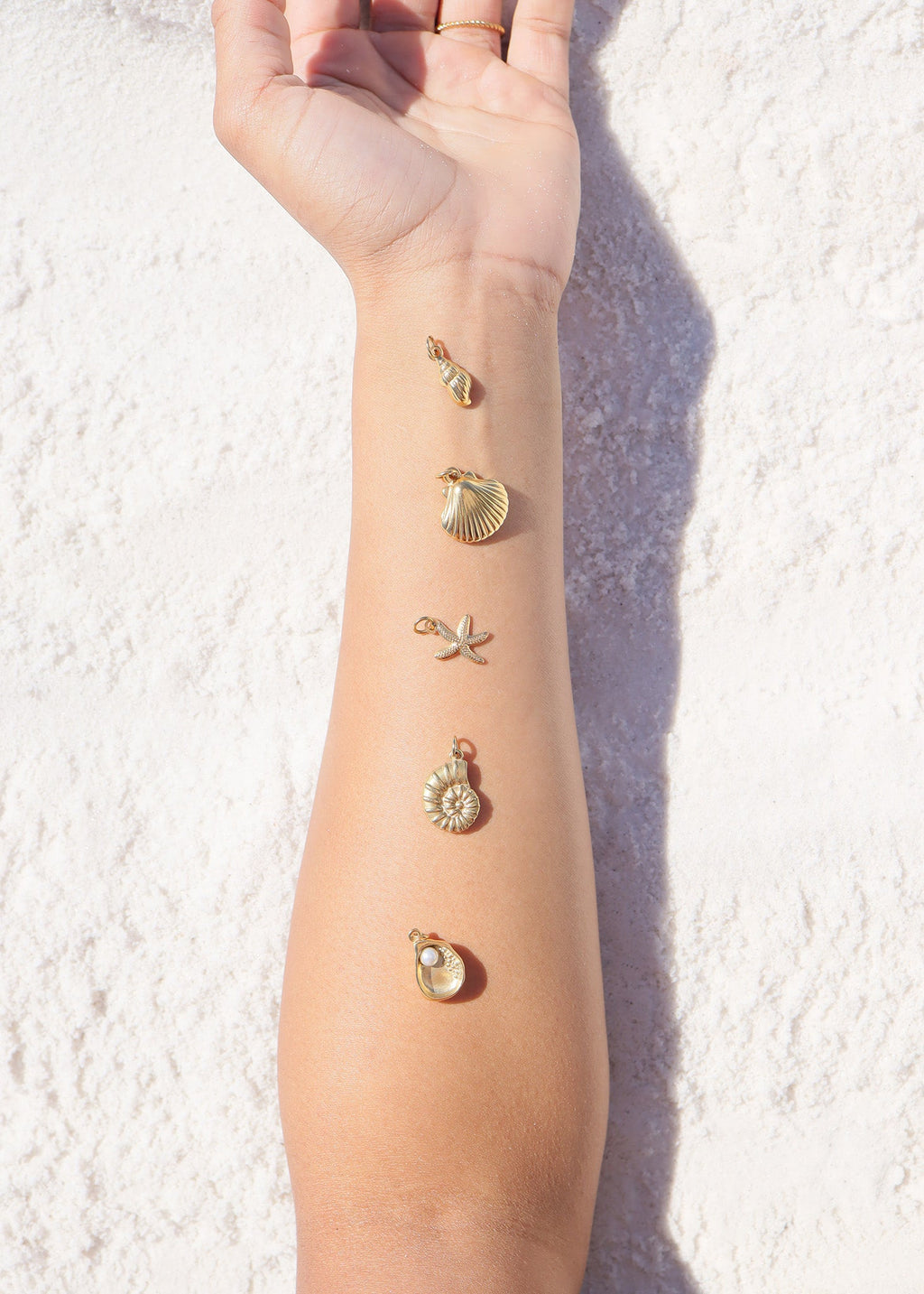 Gold Shell Charm – 18K Gold PVD Pearl Pendant | Waterproof Stainless Steel Jewelry Accent