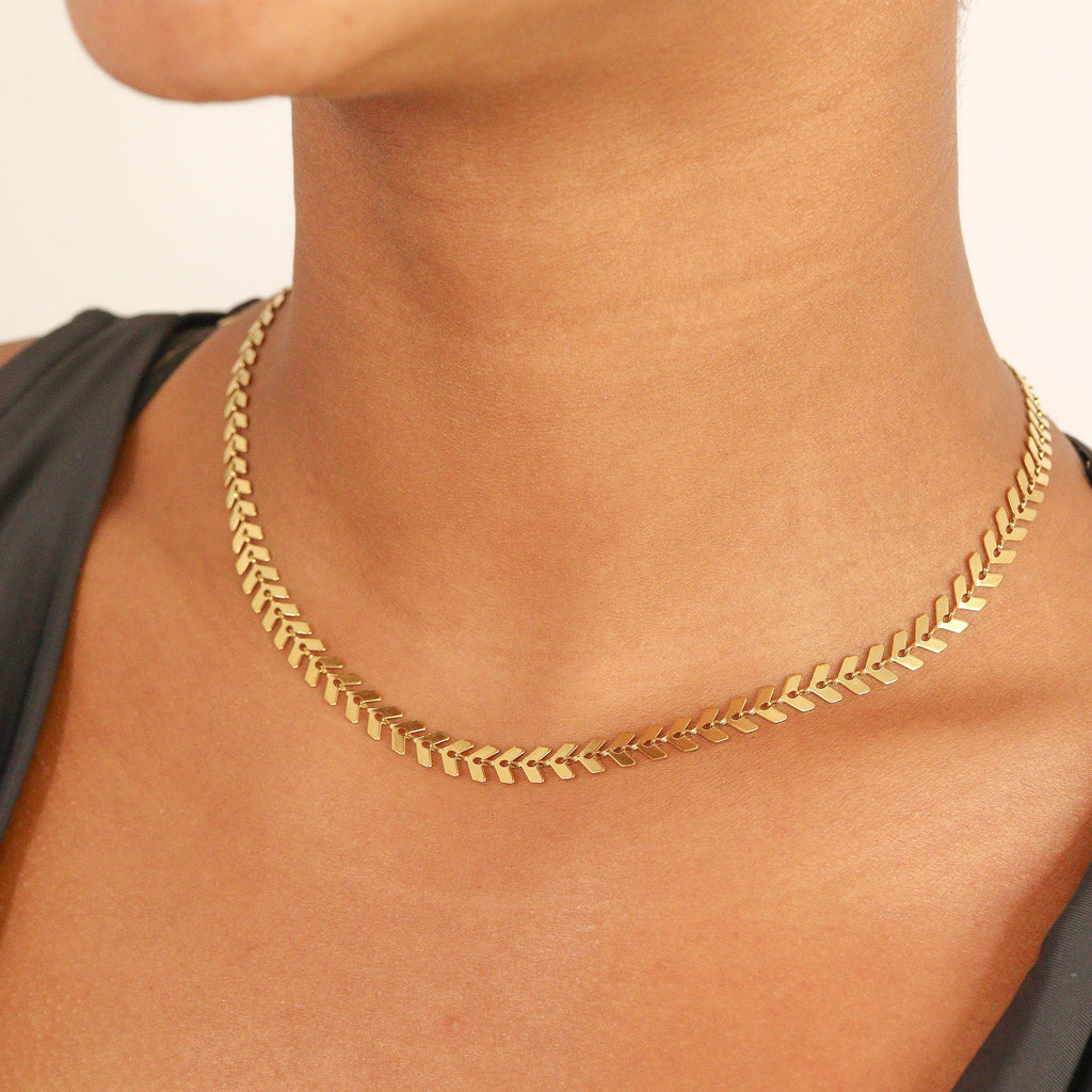 Chevron Chain Necklace – 18K Gold PVD Stainless Steel | Adjustable Length, Hypoallergenic