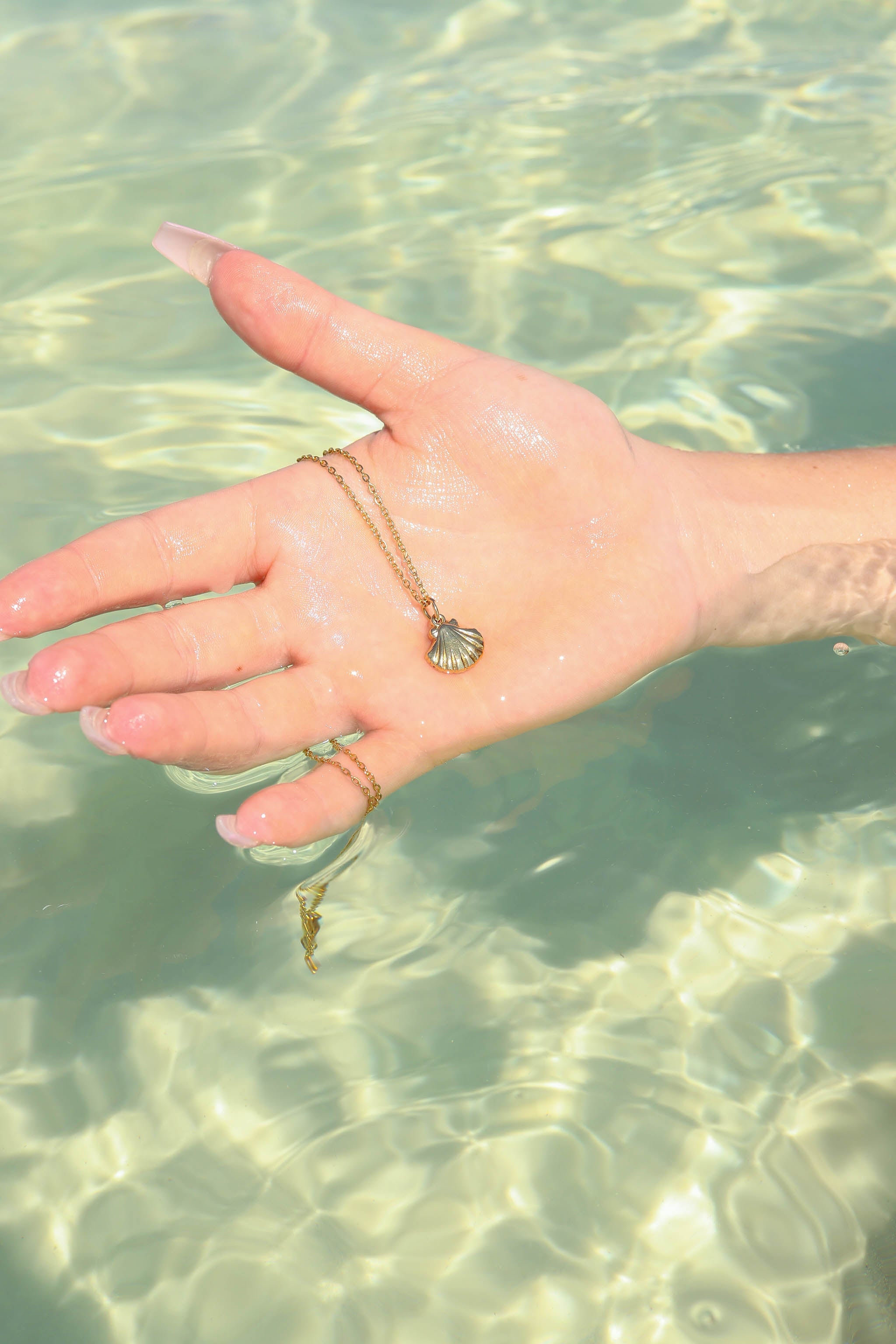 Gold Clam Shell Charm – 18K Gold PVD Coated Stainless Steel Pendant for Bracelets