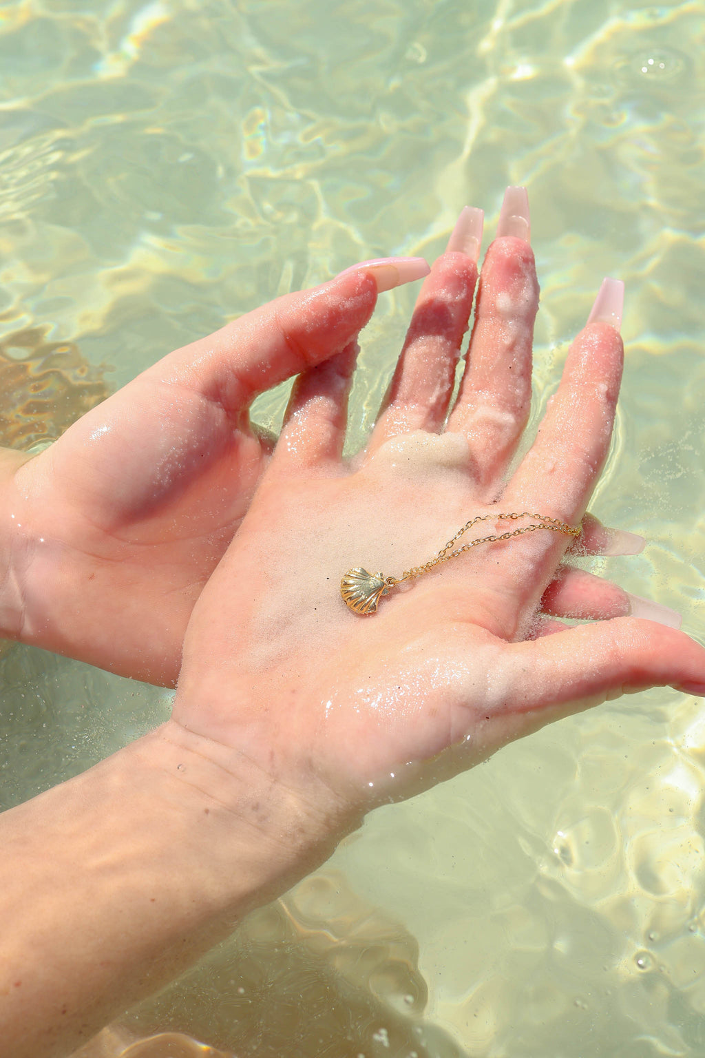 Gold Clam Shell Charm – 18K Gold PVD Coated Stainless Steel Pendant for Bracelets