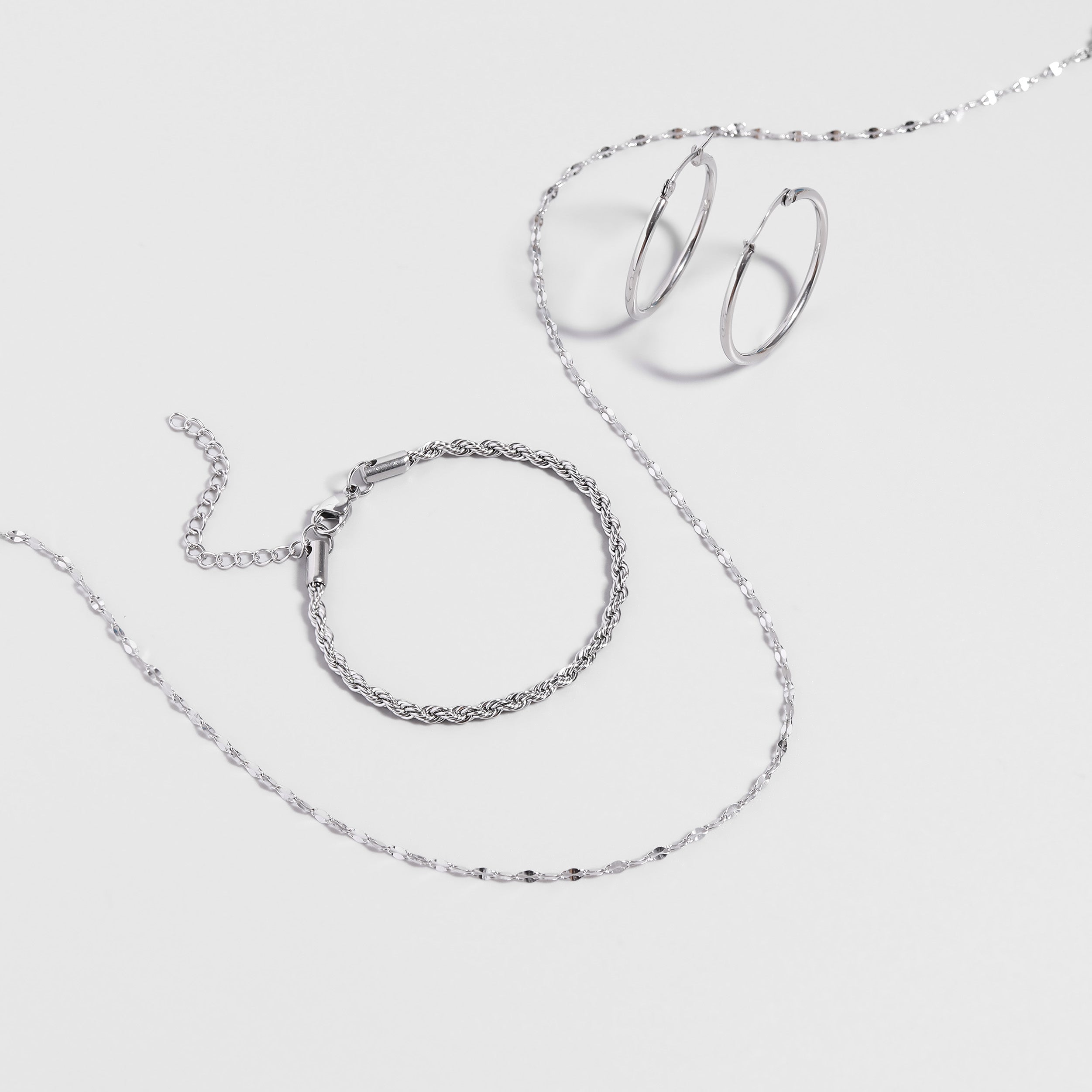 Lip Chain Necklace Lifestyle