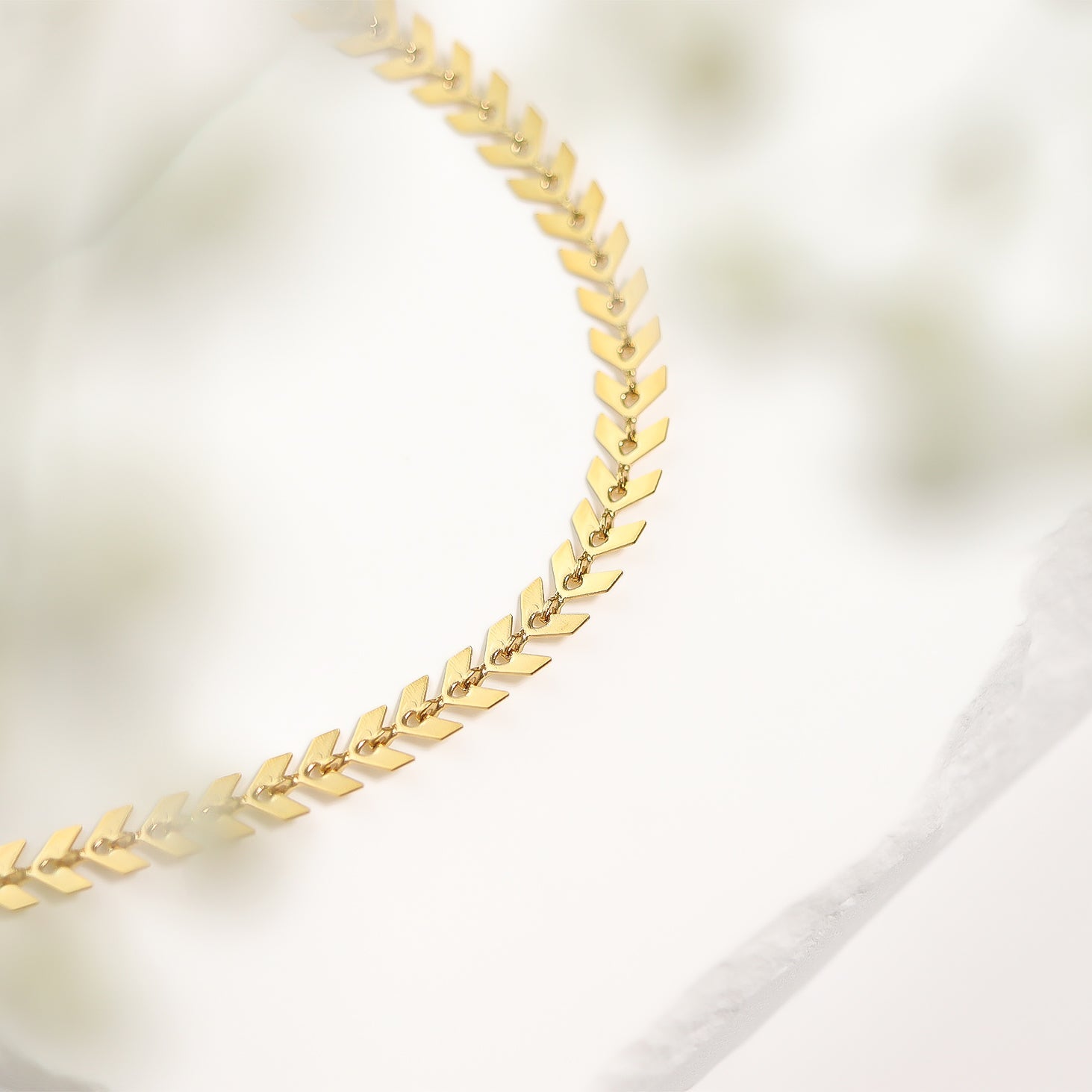 Chevron Chain Necklace – 18K Gold PVD Stainless Steel | Adjustable Length, Hypoallergenic