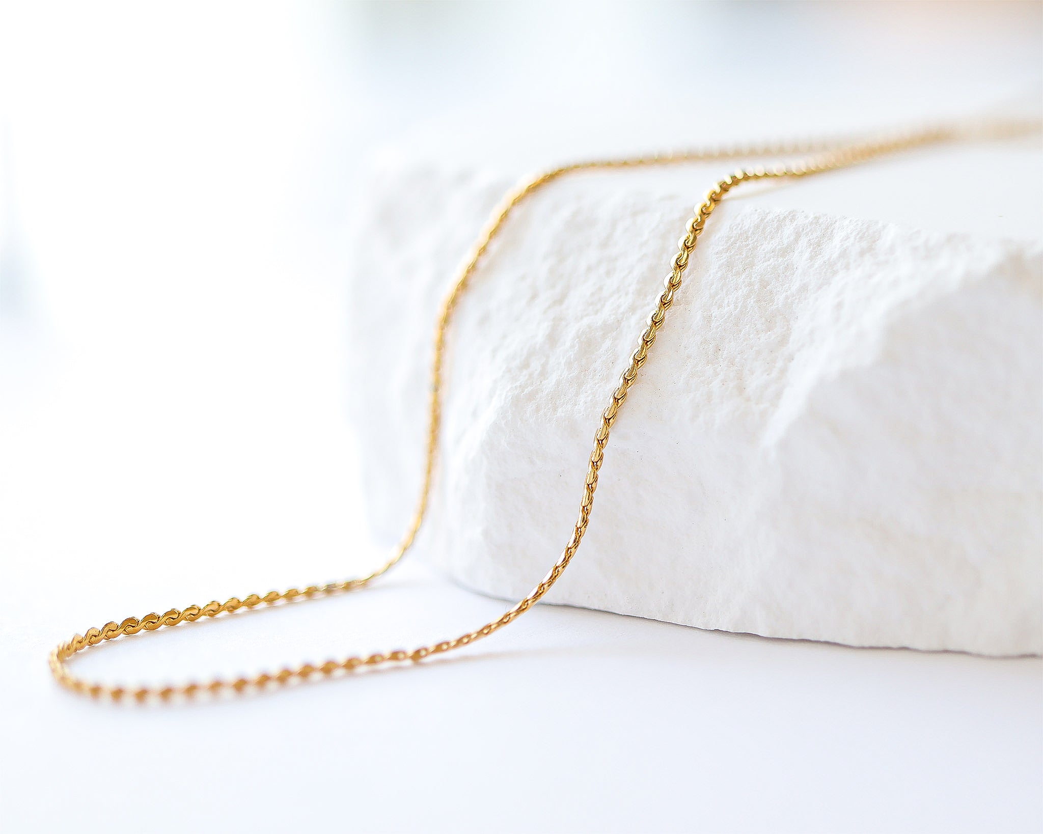 18K Gold PVD Stainless Steel Serpentine Chain Necklace / CHN3013