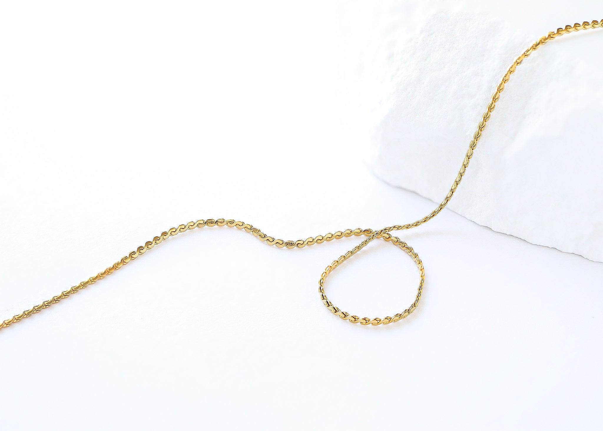 18K Gold PVD Stainless Steel Serpentine Chain Necklace / CHN3013