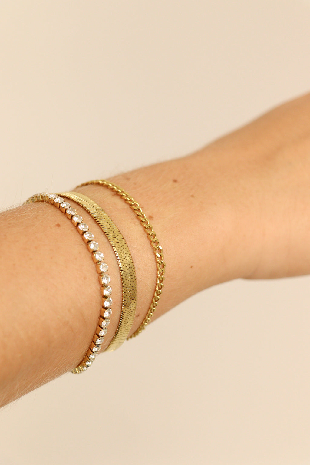 Diamond Cut Curb Chain 18K Gold Bracelet – Durable Hypoallergenic Stainless Steel Jewelry