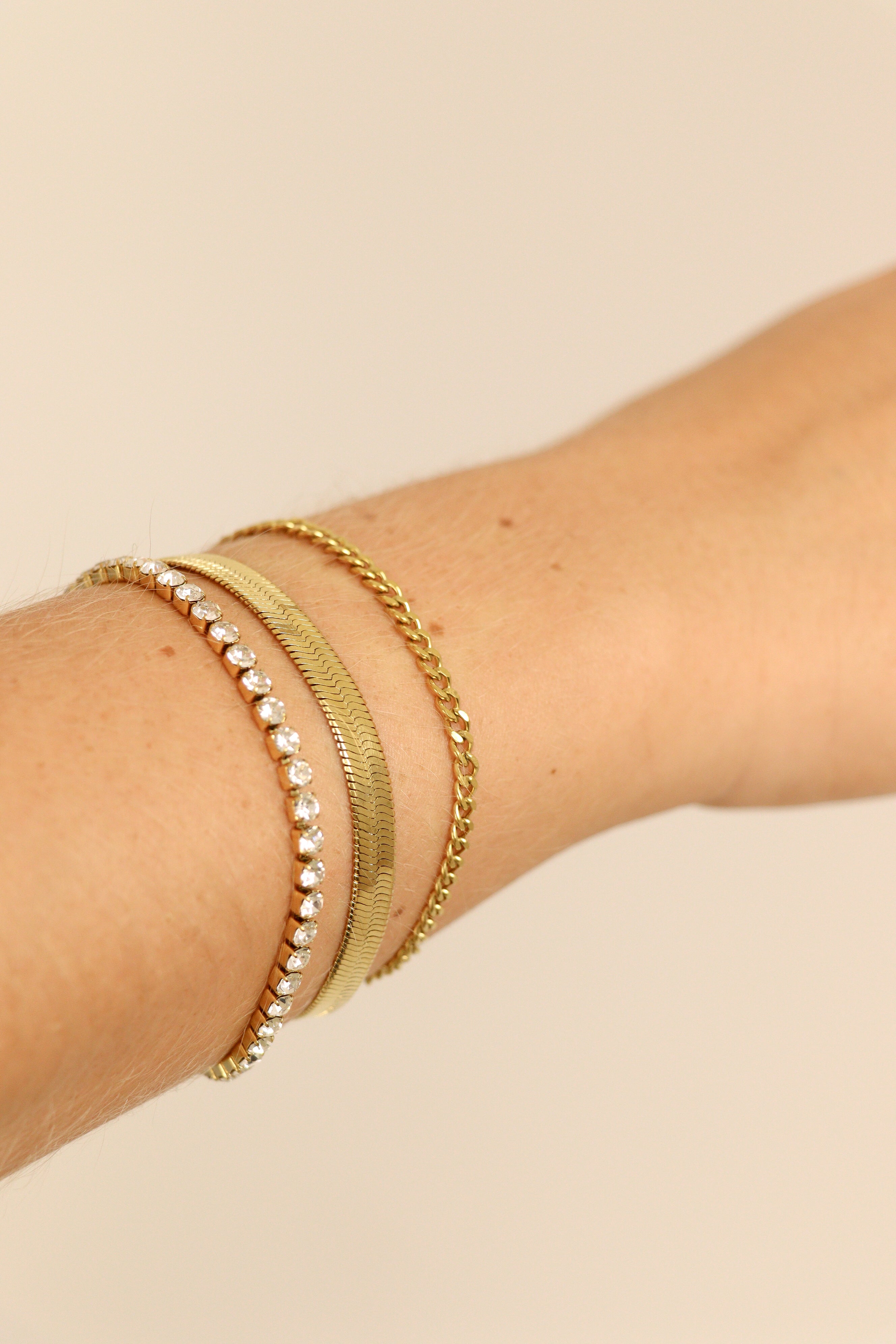 Diamond Cut Curb Chain 18K Gold Bracelet – Durable Hypoallergenic Stainless Steel Jewelry