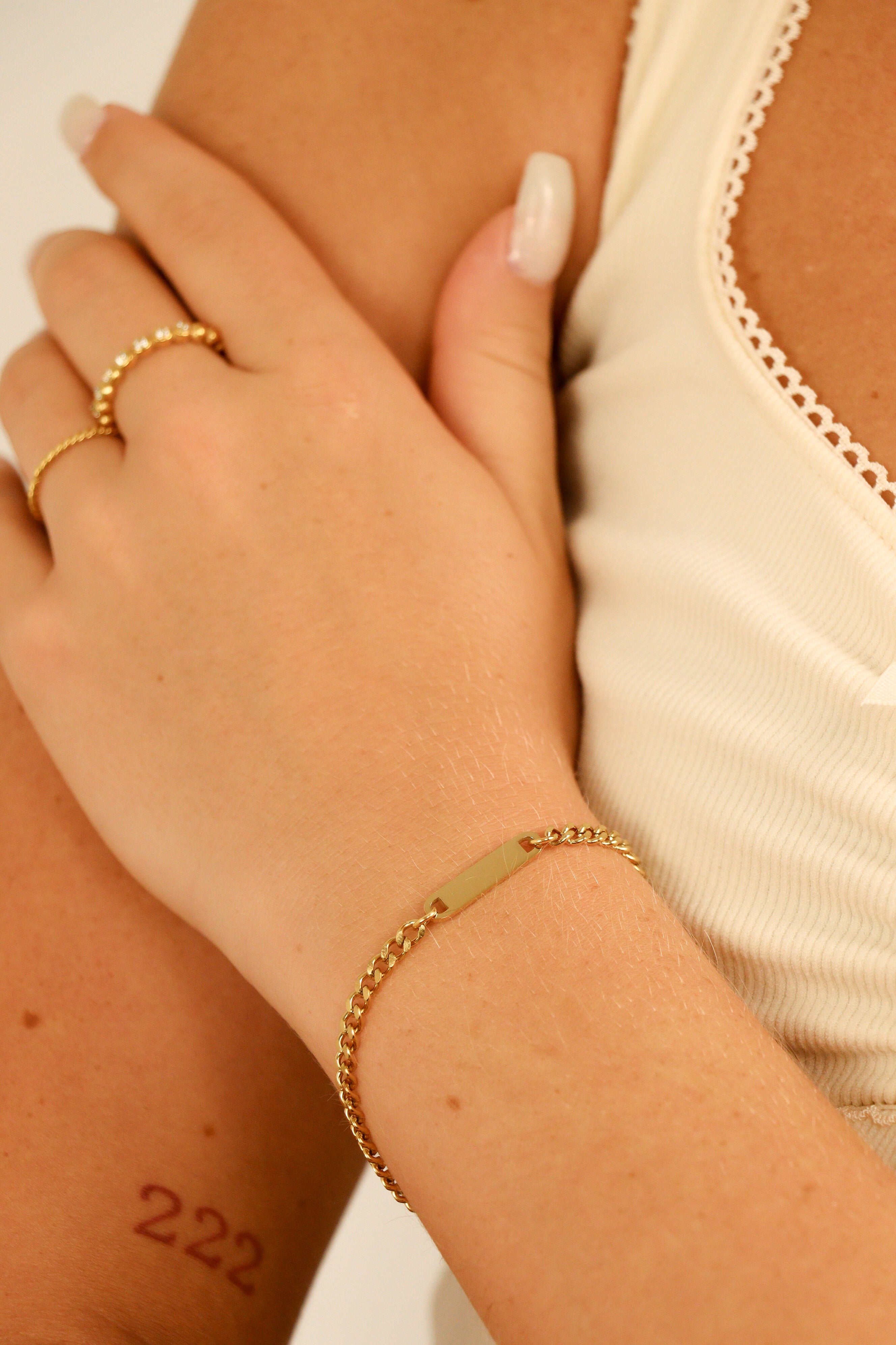 Curb Chain Bar Bracelet Lifestyle