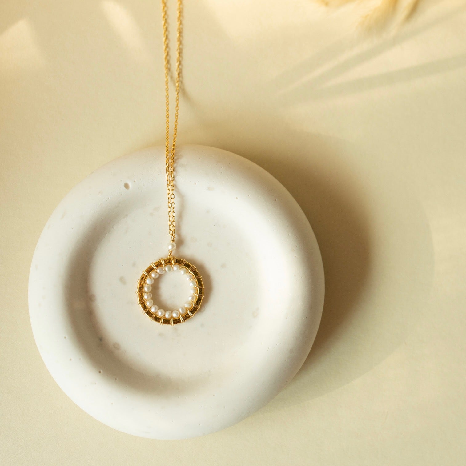 Gold Pendant Necklace – Halo Mini Pendant With Pearl Gemstone Jewelry & Labradorite Gift