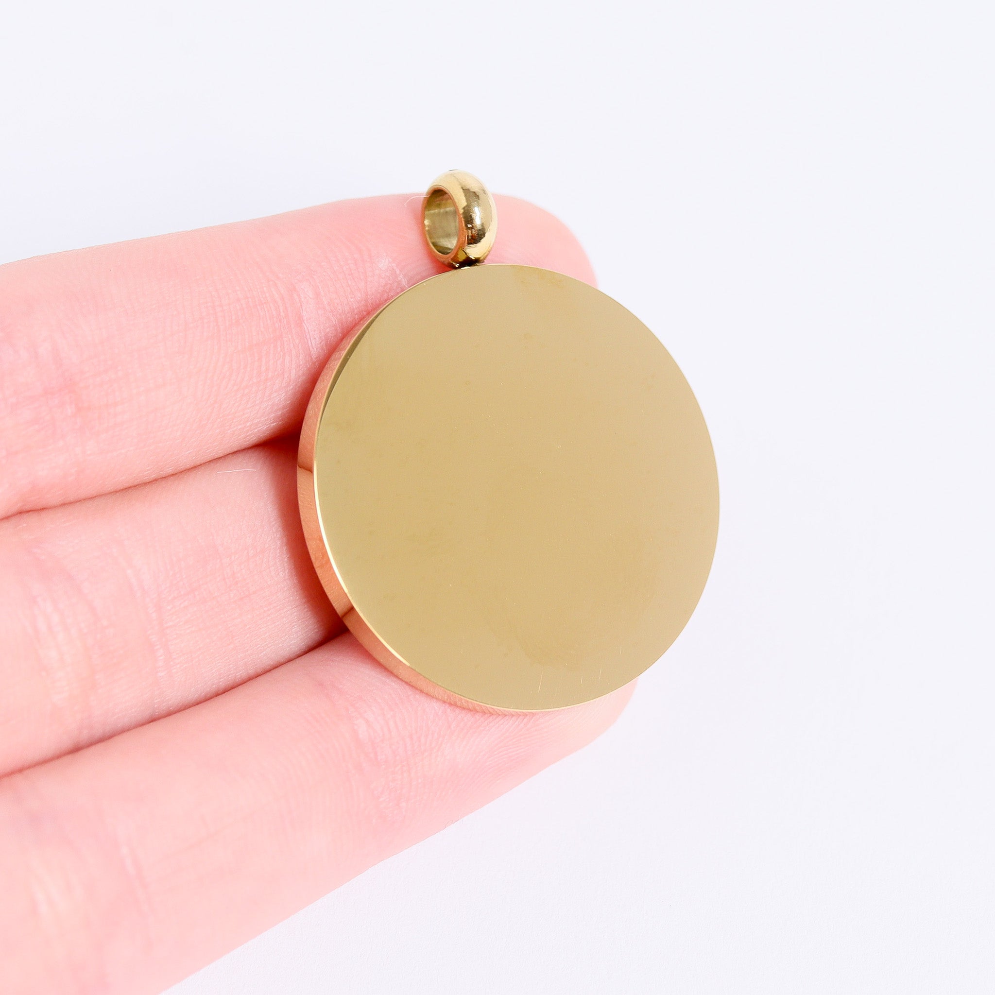 Gold Stainless Steel Pendant – Engraving Round Charm with PVD Coating Finish