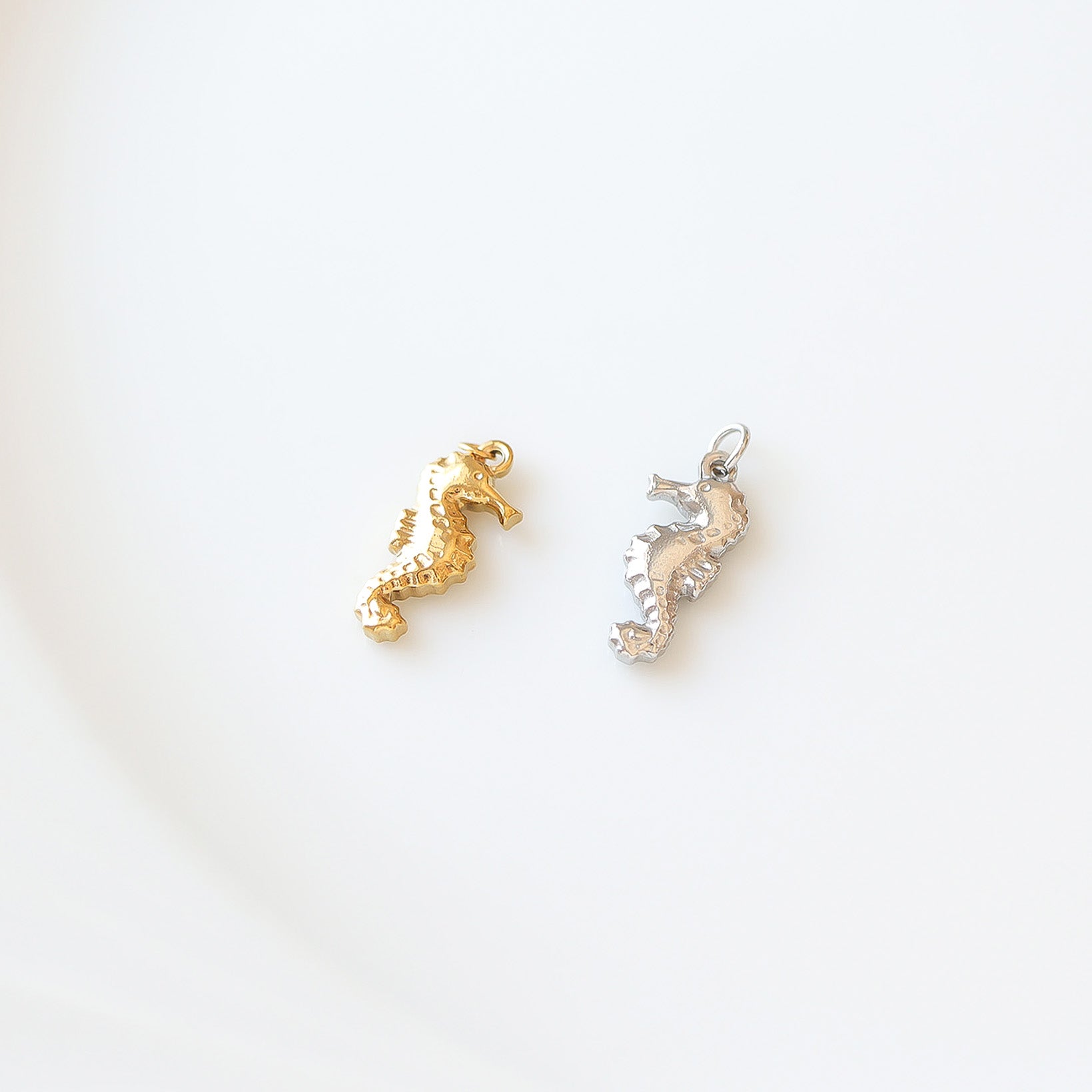 18K Gold Seahorse Charm – Hypoallergenic Stainless Steel Pendant for Ocean Lovers