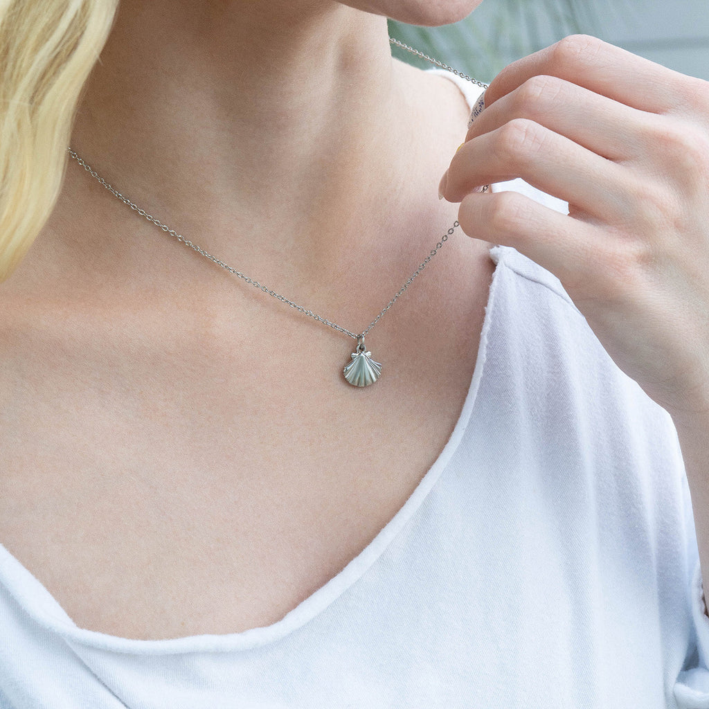 Gold Clam Shell Charm – 18K Gold PVD Coated Stainless Steel Pendant for Bracelets