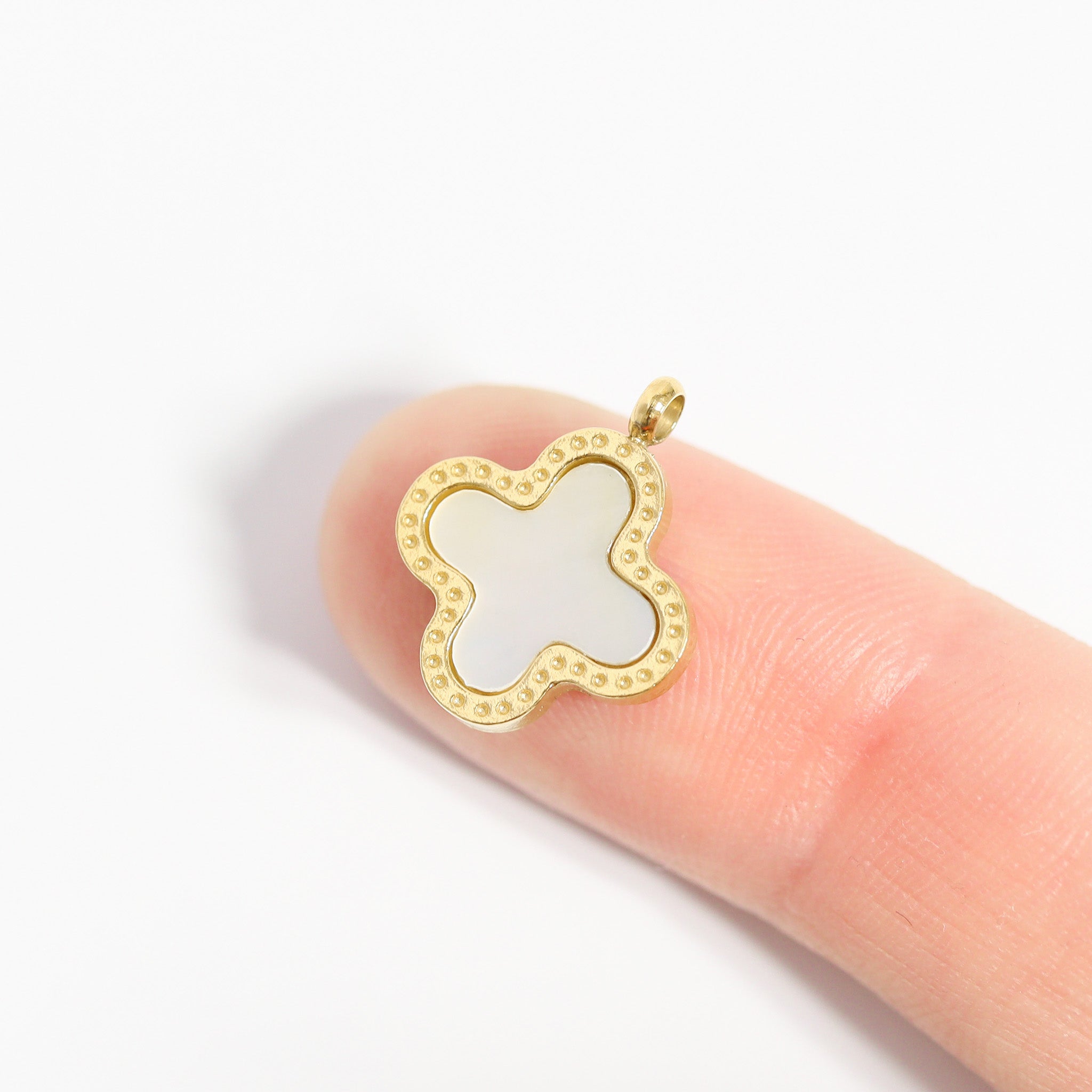 Lucky Clover Charm – 18K Gold Jewelry Pendant | Hypoallergenic Stainless Steel
