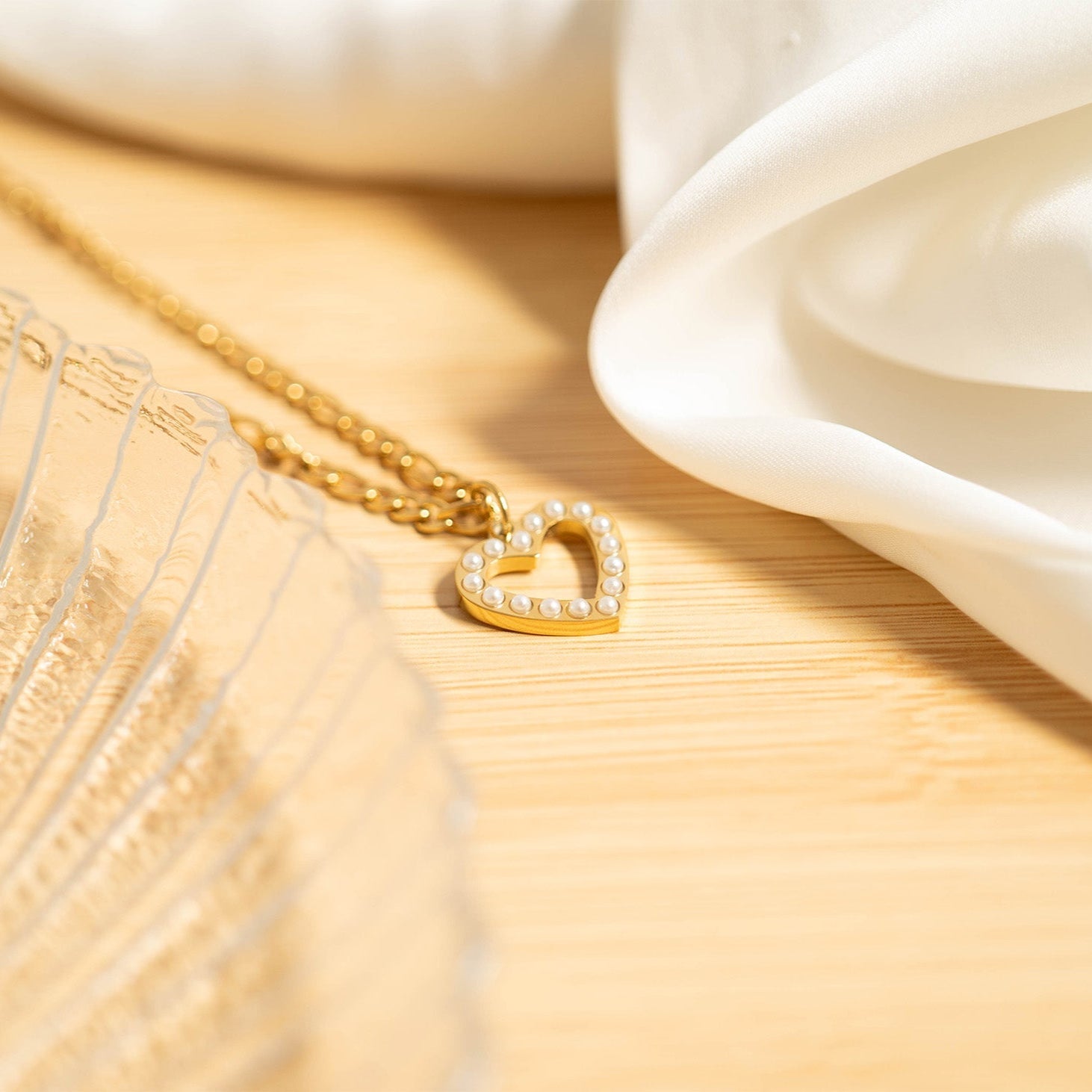 18K Gold Pearl Charm – Heart Shaped PVD Coated Stainless Steel Pendant