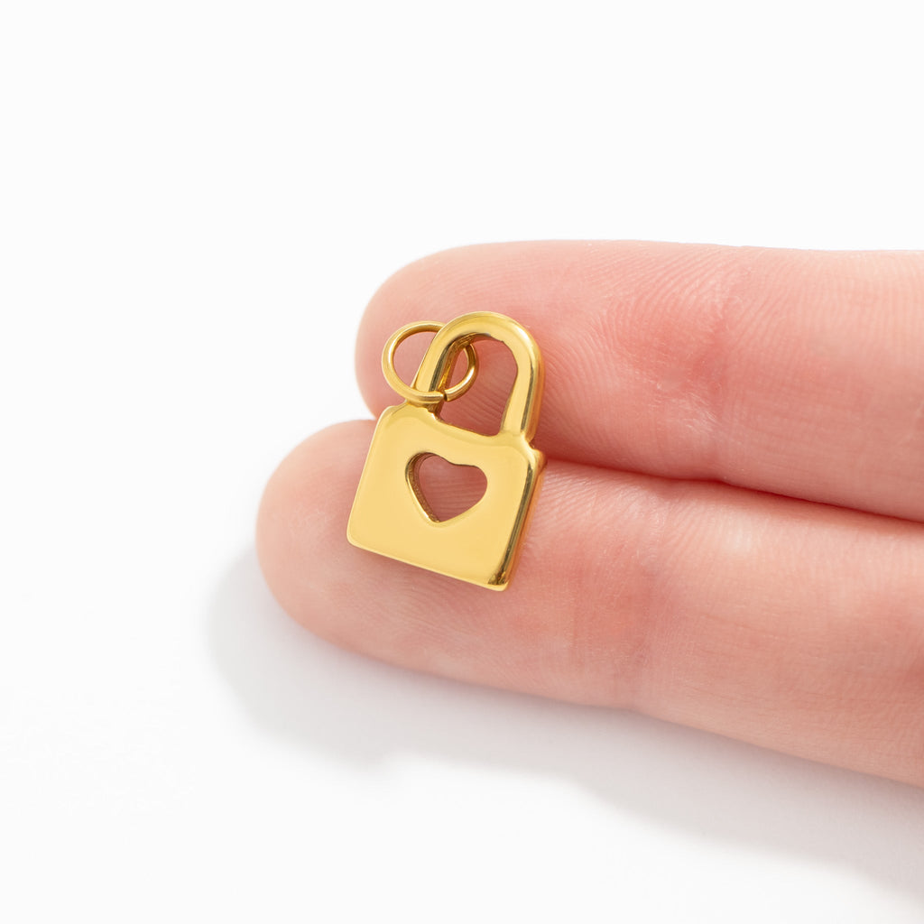 18K Gold Padlock Charm – Stainless Steel Heart Pendant With Gold PVD Coating
