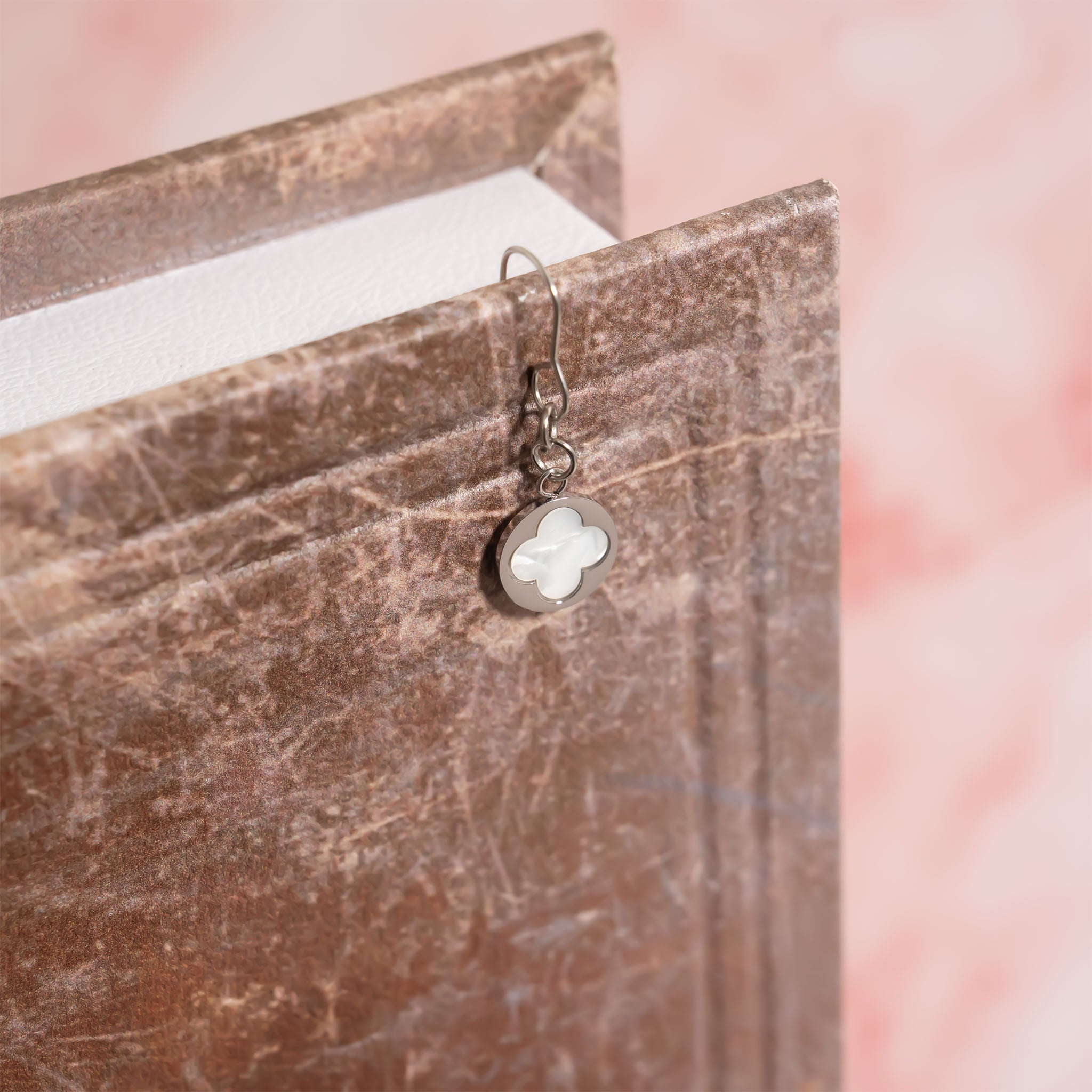 18K Gold Floral Charm – Pearl Pendant | Tarnish Resistant Stainless Steel Jewelry