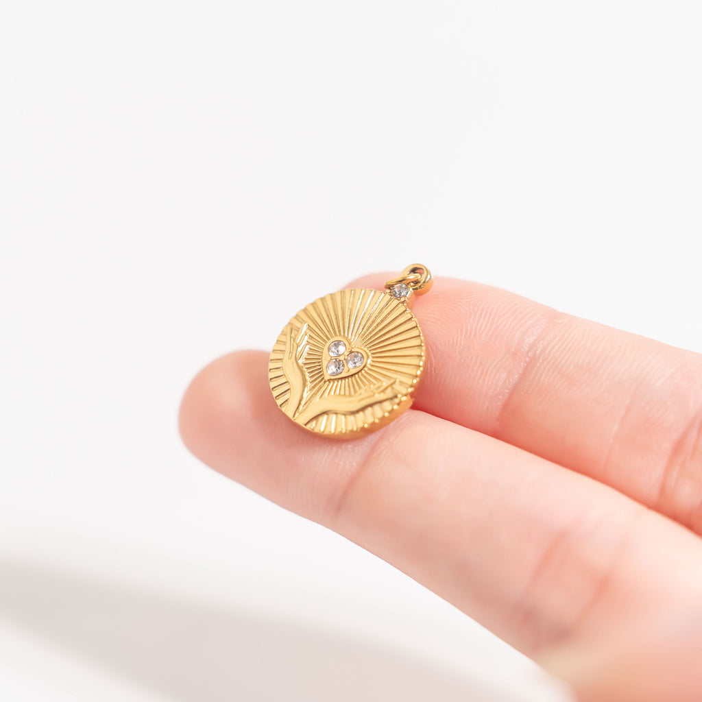18K Gold Pendant – Open Hands Charm | Hypoallergenic Surgical Steel Jewelry