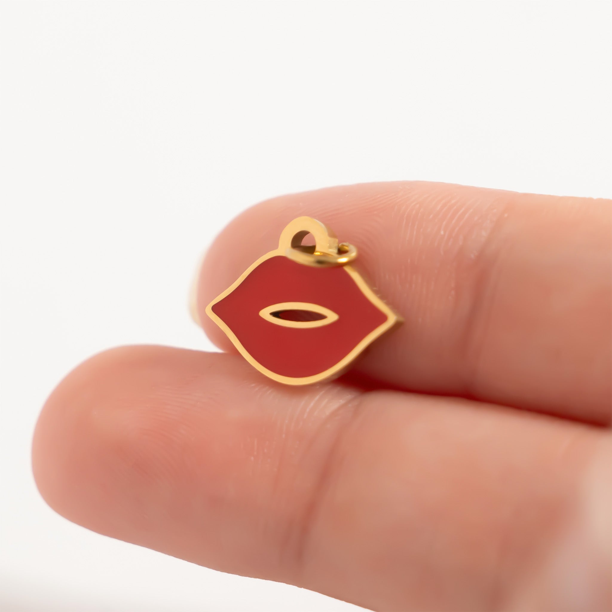 18K Gold Lips Charm – Hypoallergenic Stainless Steel Flirty Lip Pendant for Bracelet