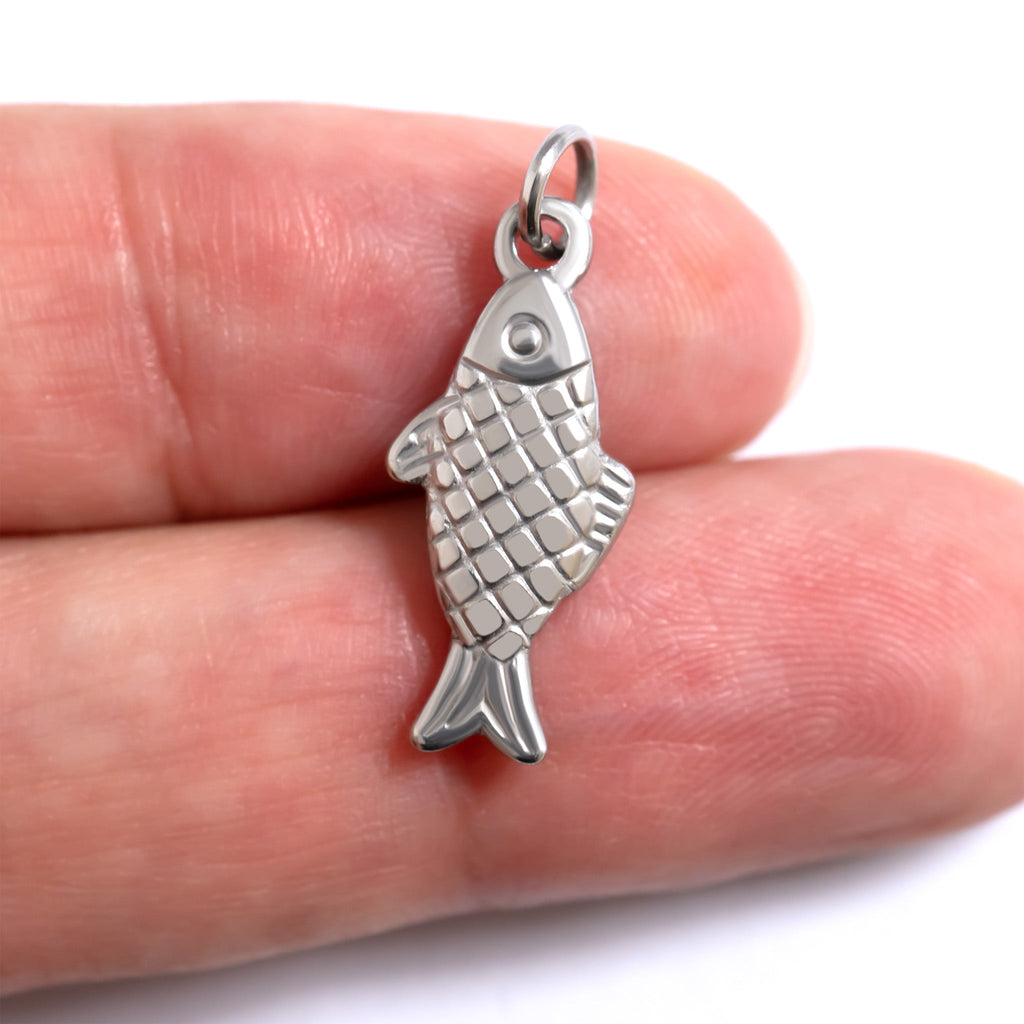 18K Gold Fish Charm – PVD Coated Scratch Resistant Pendant | Hypoallergenic Jewelry