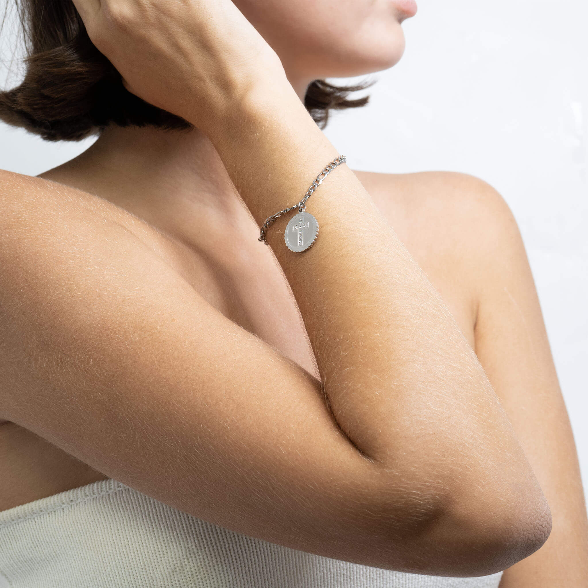 18K Gold Cross Charm – PVD Coated Stainless Steel Circle Pendant Design