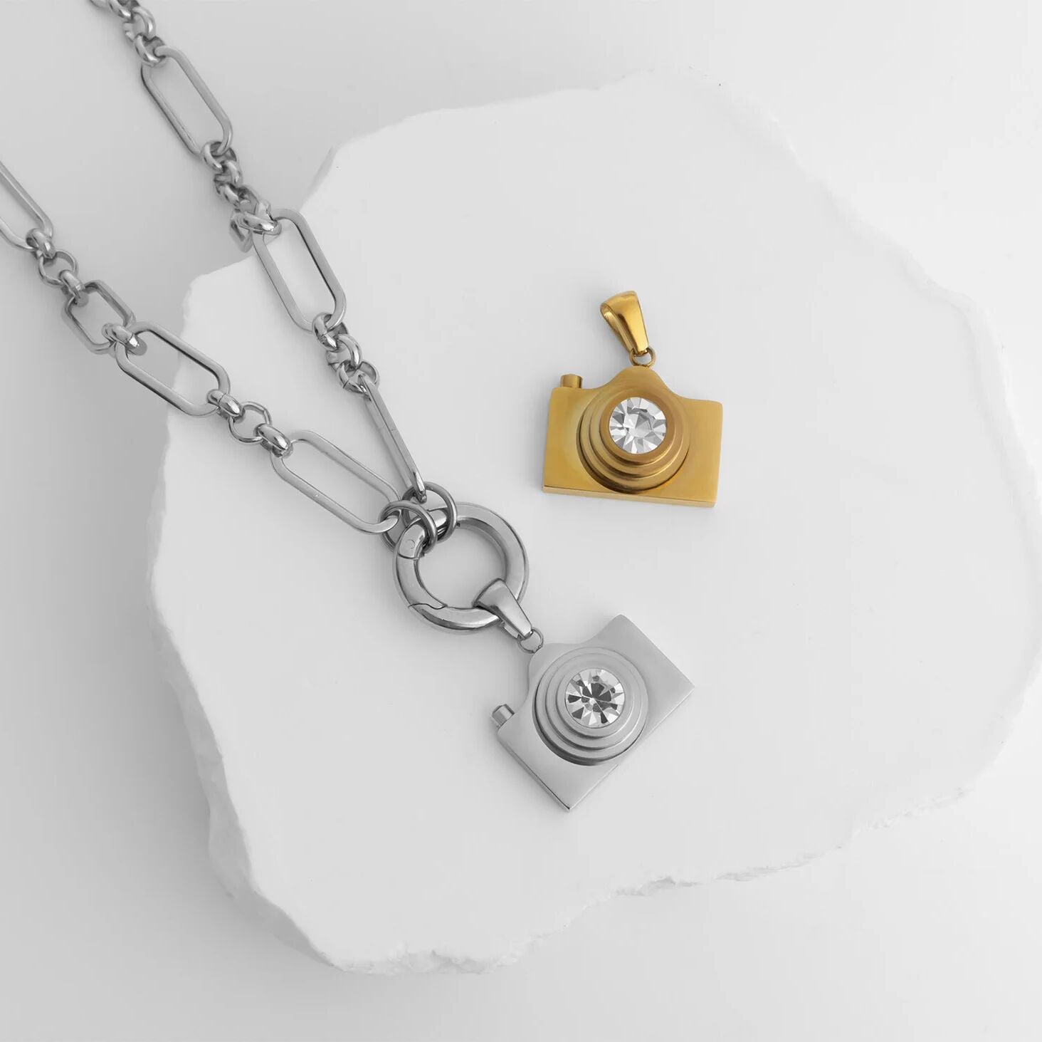 Gold Camera Charm – 18K PVD Coated Stainless Steel Artistic Pendant for Photography Lovers