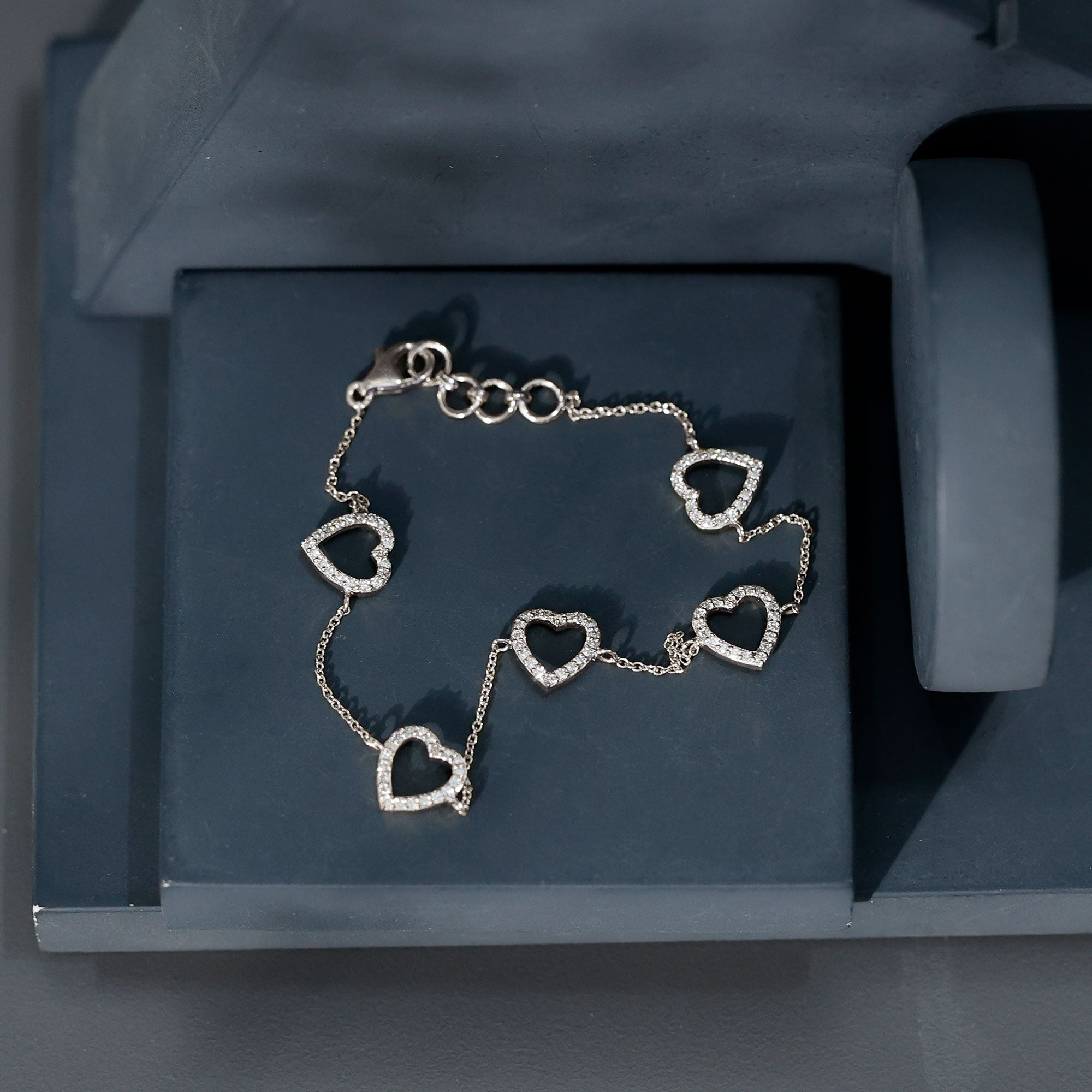 Diamond Heart Bracelet - Certified Prong Setting Chain With Round Brilliant Diamonds