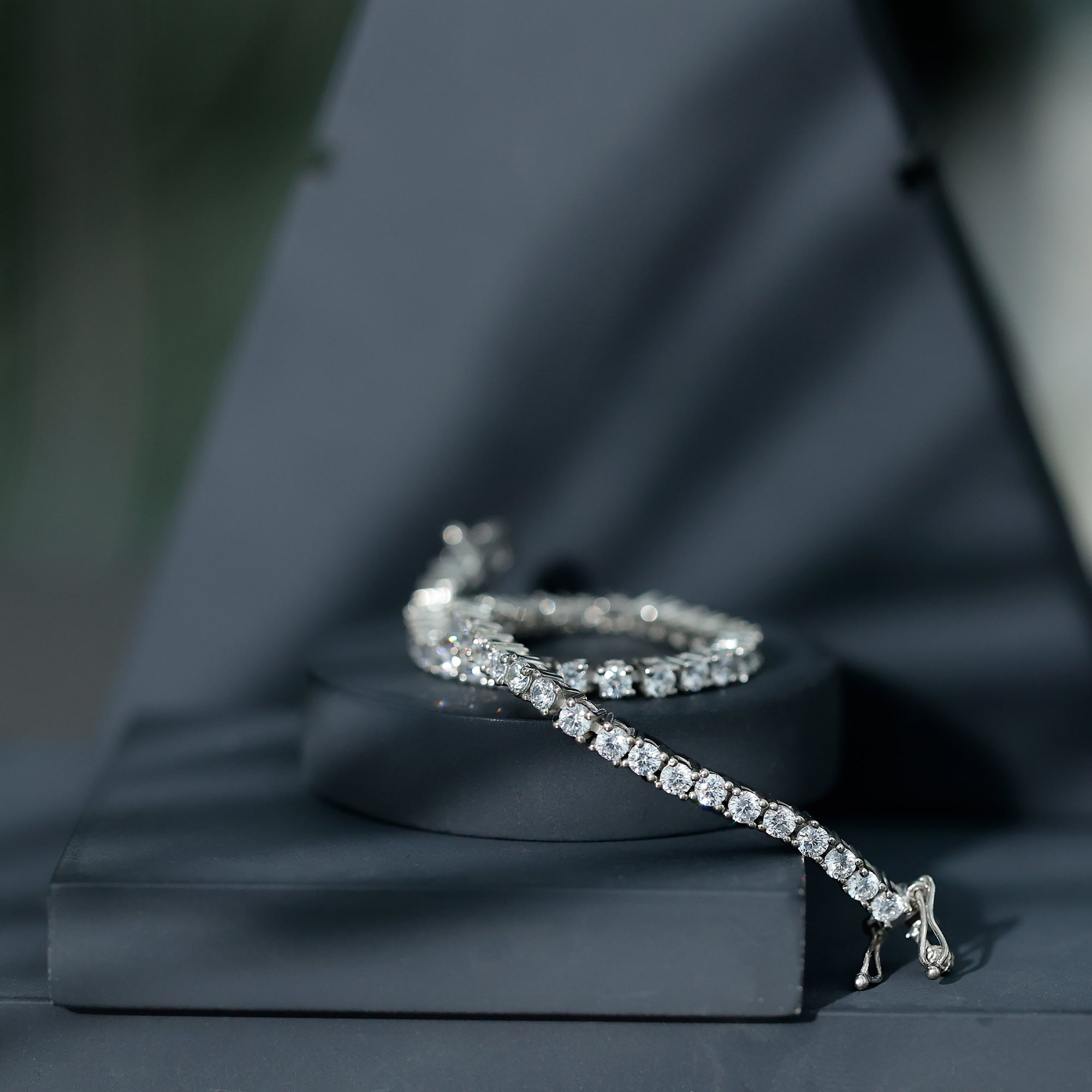 Lab Grown Diamond Bracelet – Classic Round Diamond Tennis Band in Prong Setting