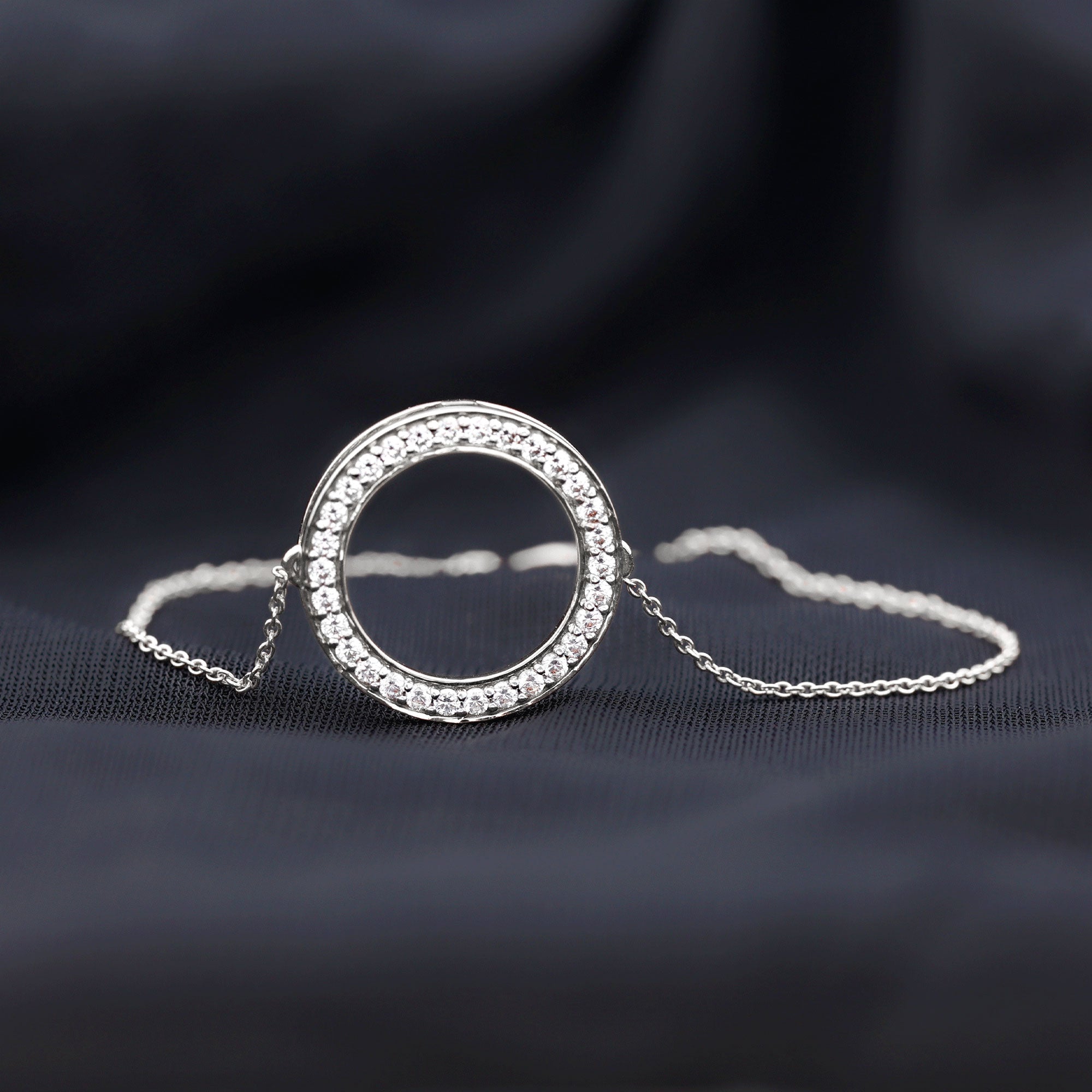 Lab Grown Diamond Bracelet – Open Circle Charm with Round Brilliant Diamonds