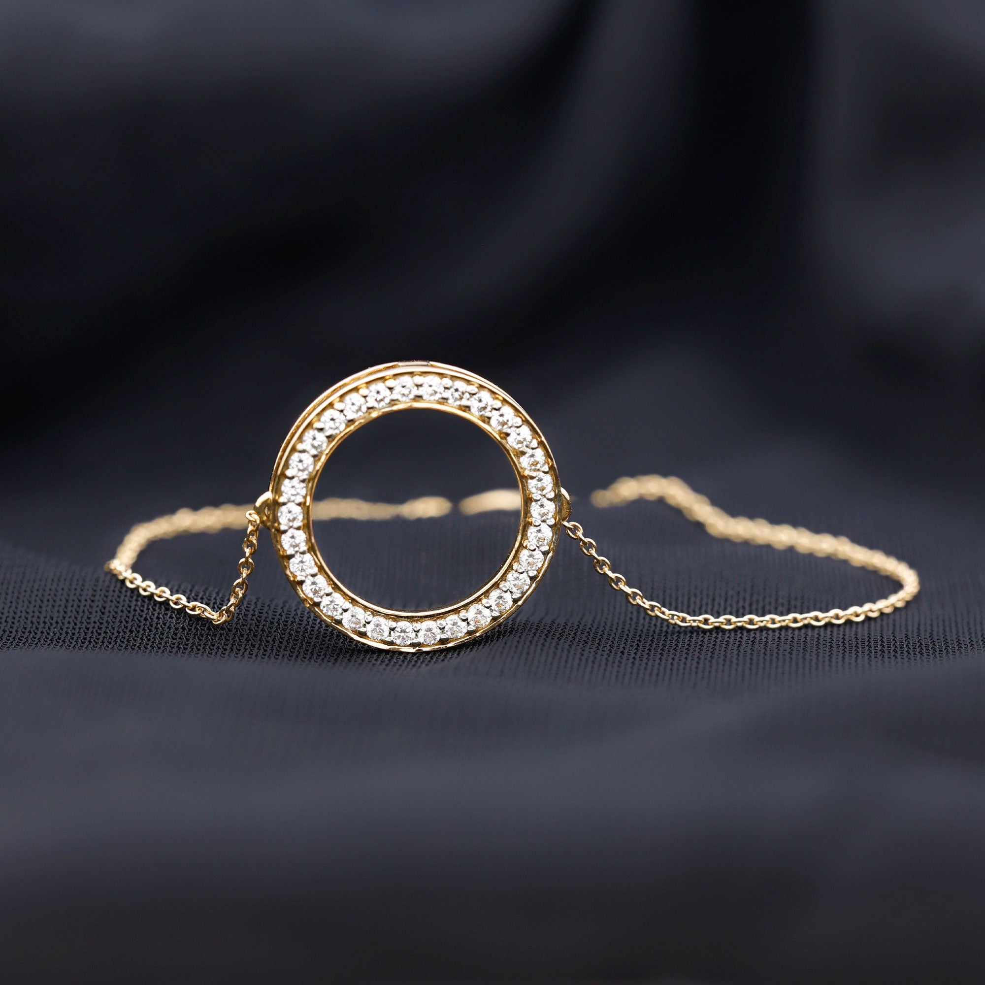 Lab Grown Diamond Bracelet – Open Circle Charm with Round Brilliant Diamonds