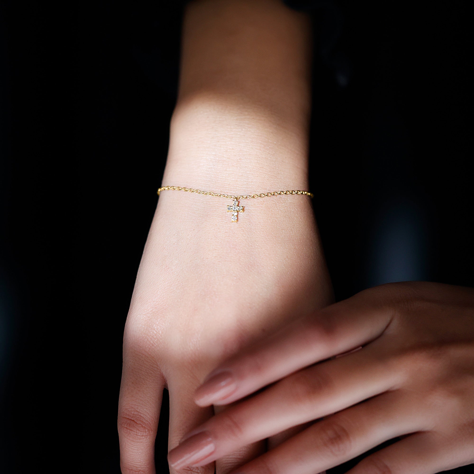 Diamond Cross Bracelet - Elegant Chain Bracelet With Round Brilliant Diamond Charm