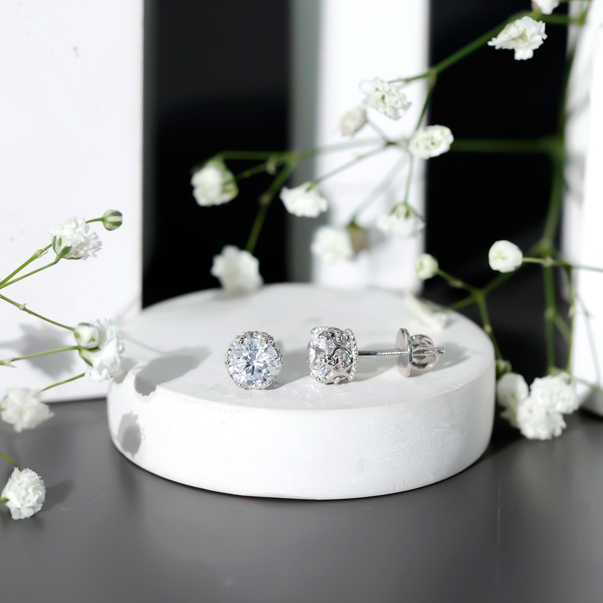 1 Carat Round Cubic Zirconia Crown Stud Earrings in Silver