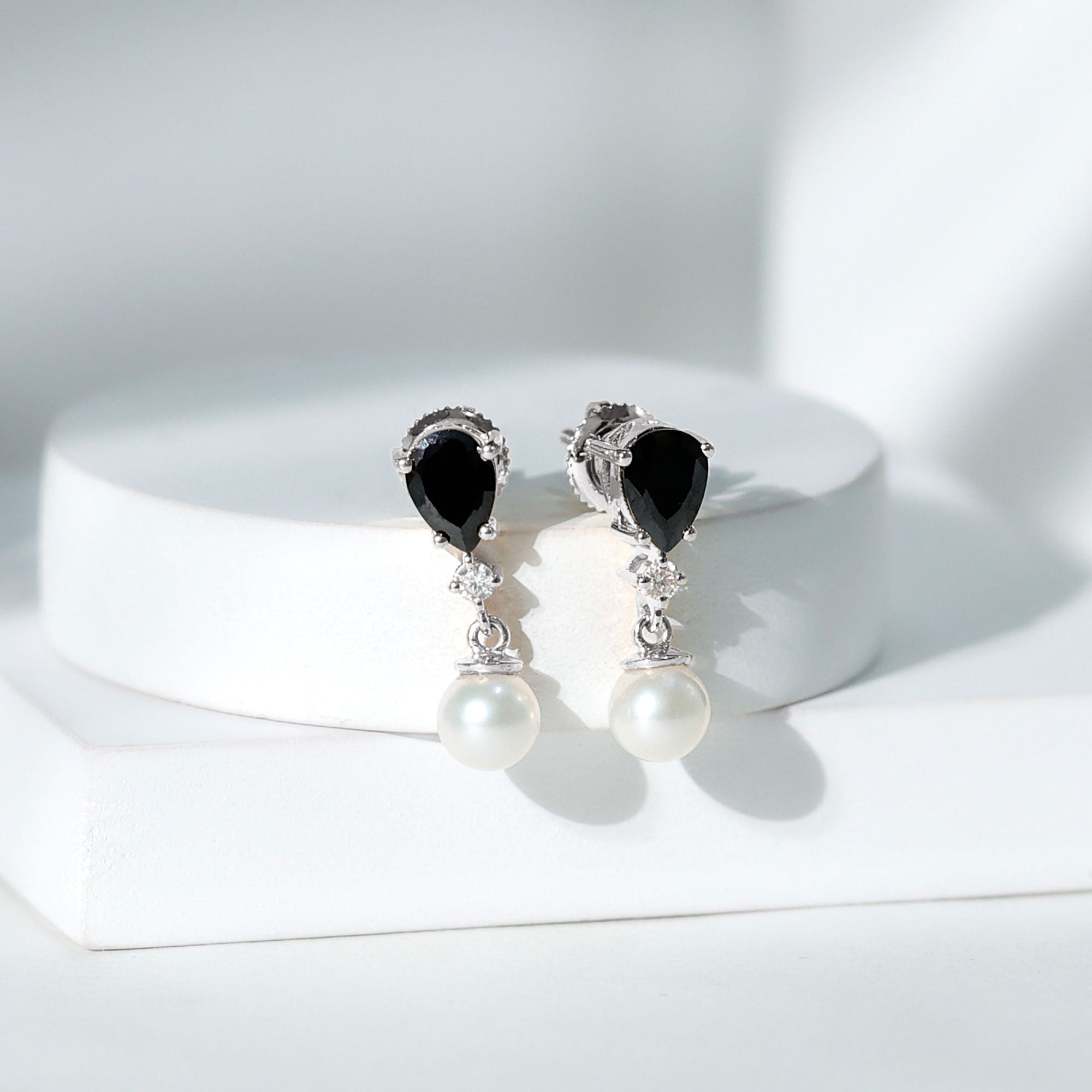 6 Carat Freshwater Pearl Drop Earrings with Black Onyx