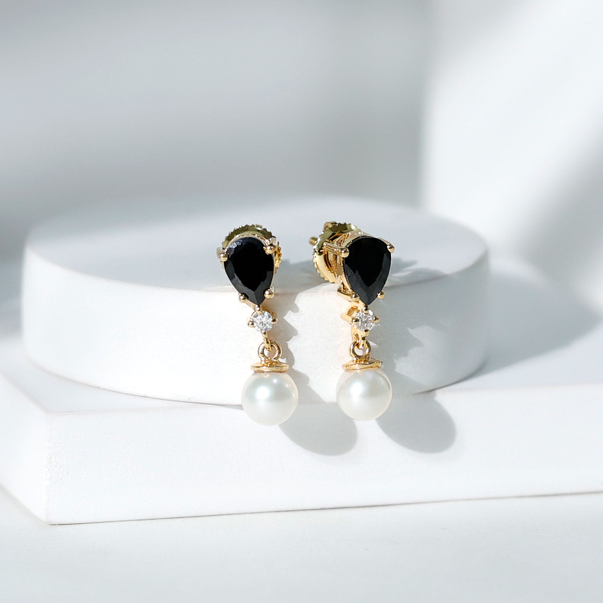 6 Carat Freshwater Pearl Drop Earrings with Black Onyx
