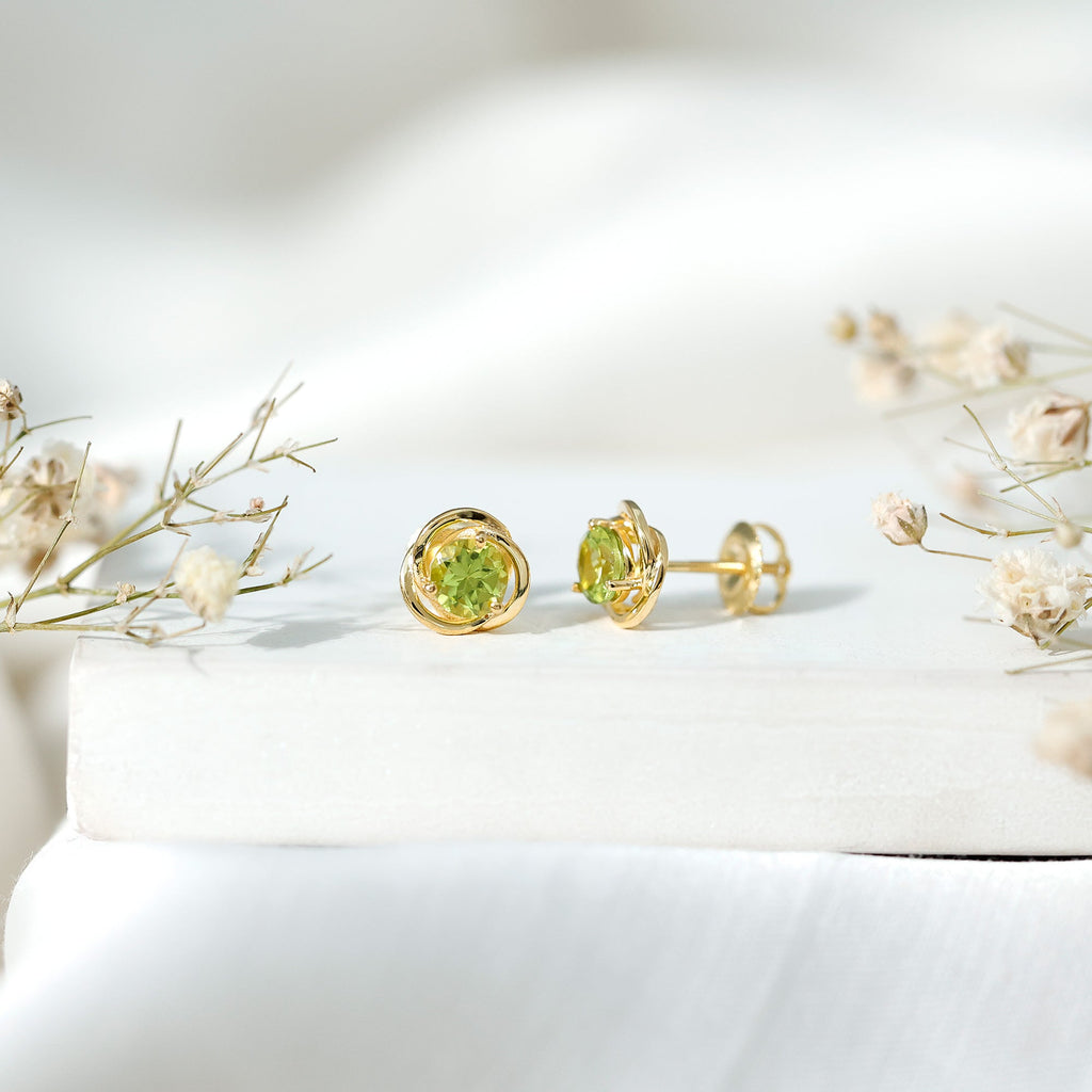 Peridot Stud Earrings – AAA Quality Round Cut Green Gemstone With Swirl Design