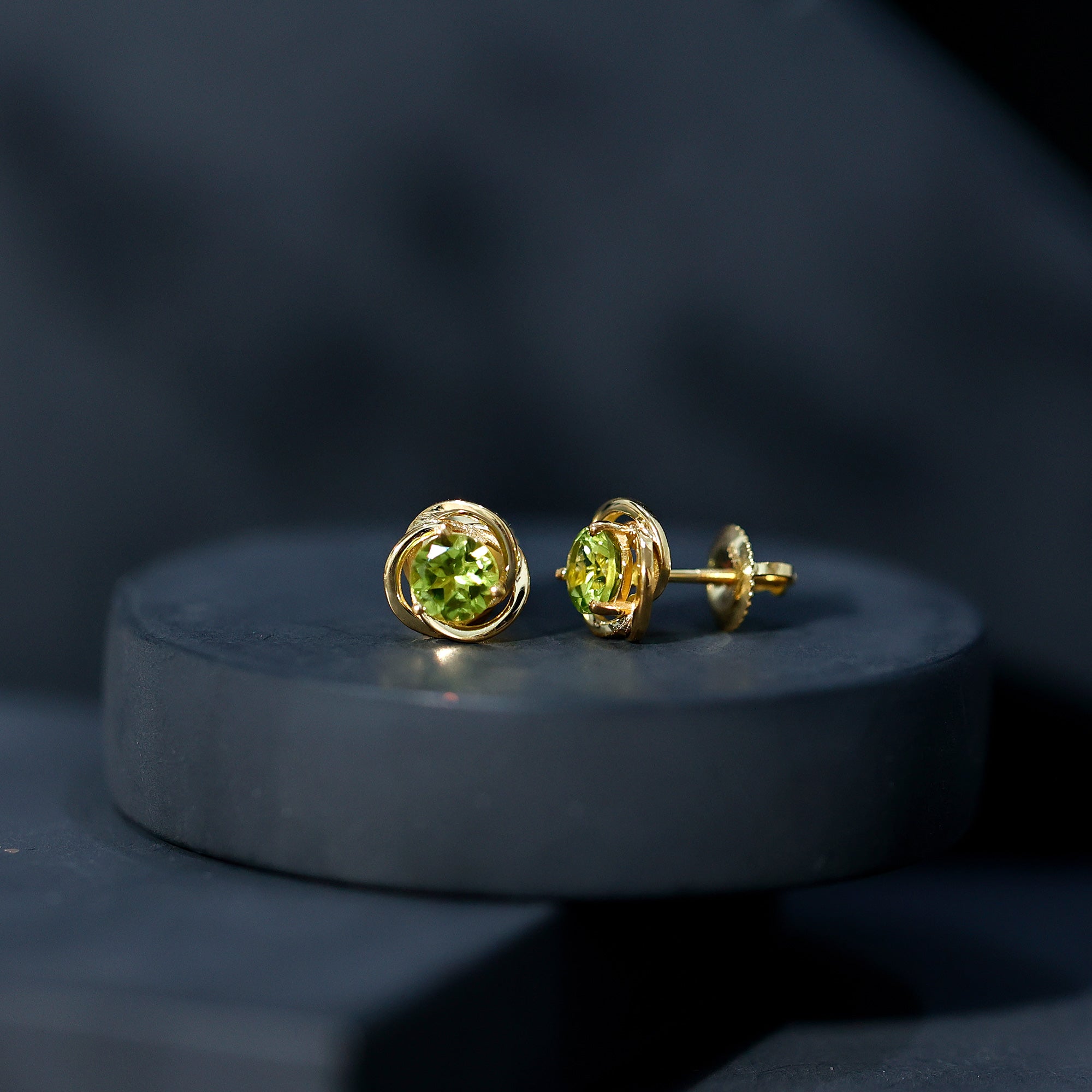 Peridot Stud Earrings – AAA Quality Round Cut Green Gemstone With Swirl Design