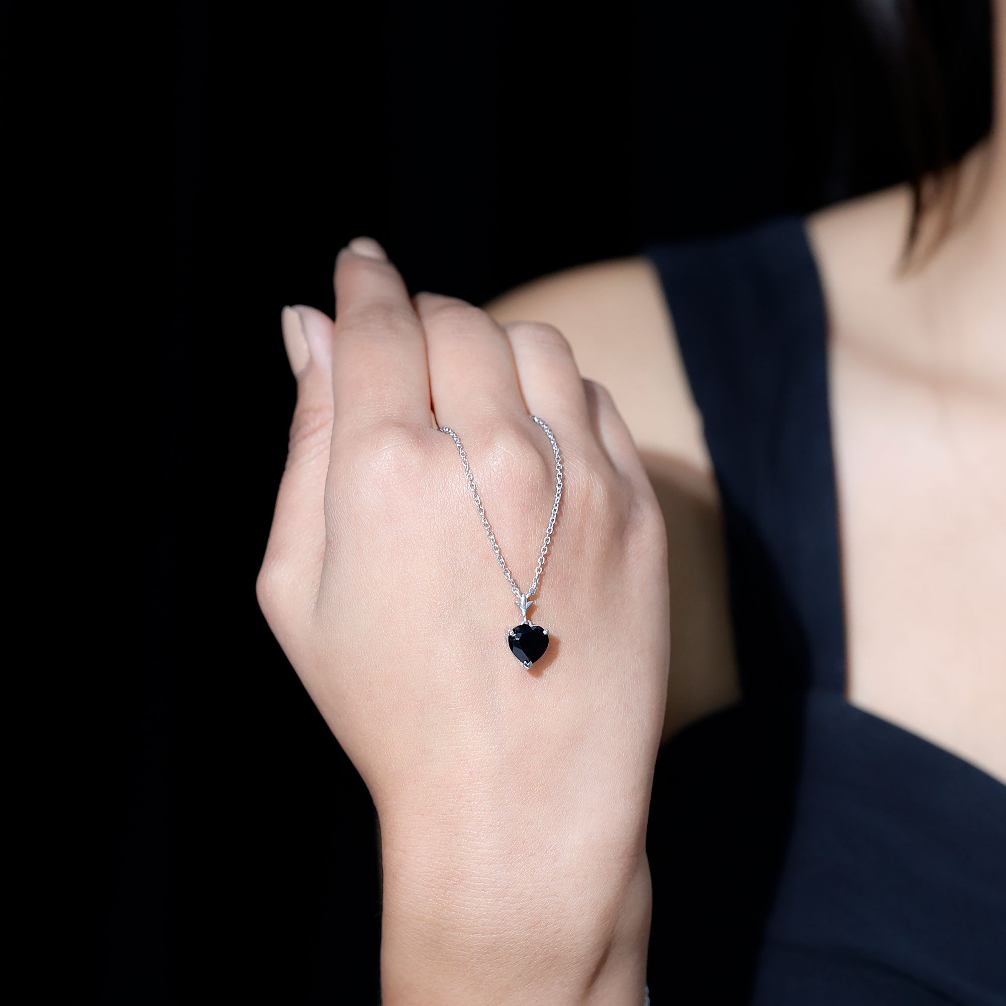Black Onyx Pendant – 2 Carat Heart Shape Solitaire Necklace With Prong Setting