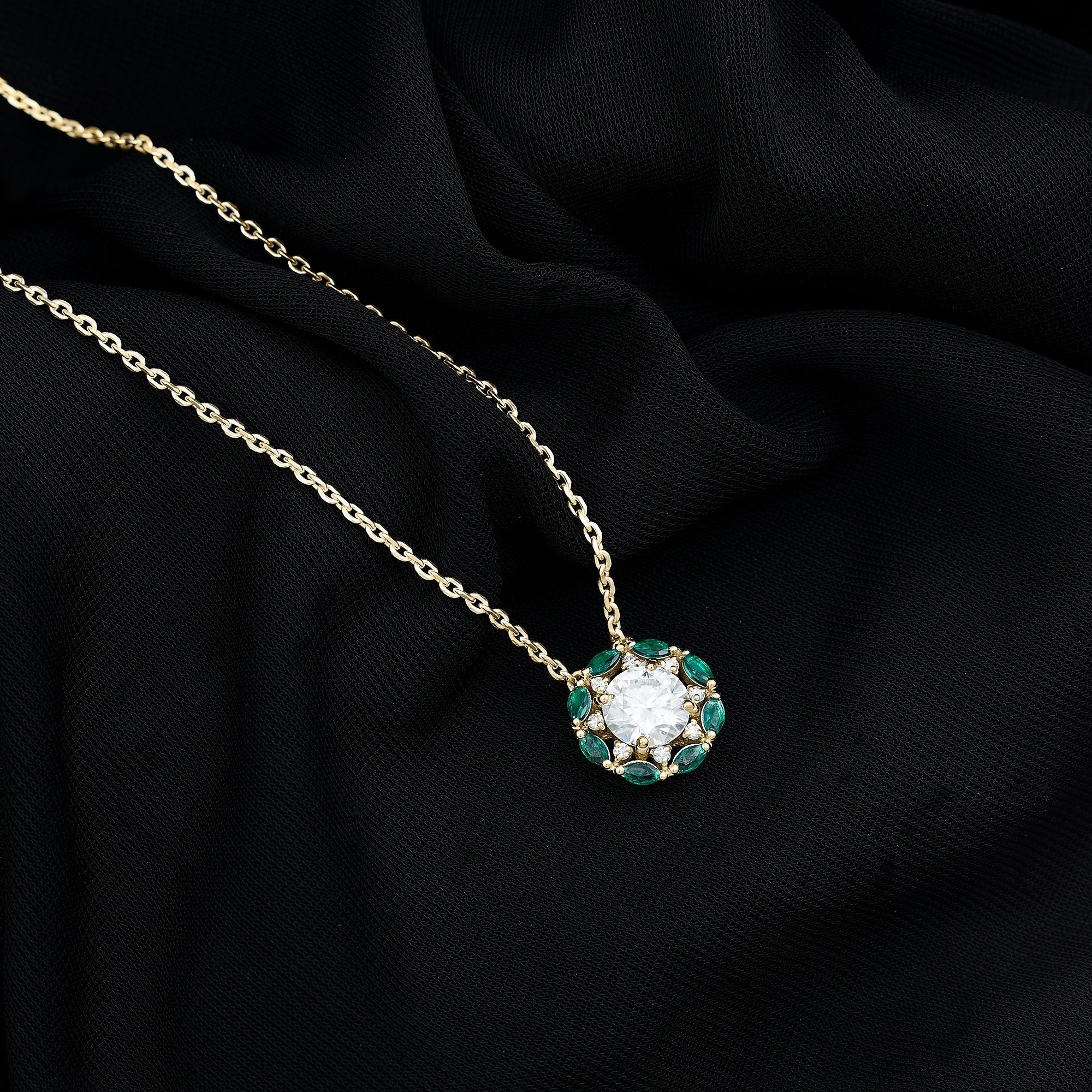 2 Carat Lab Grown Diamond Bridal Necklace With Emerald