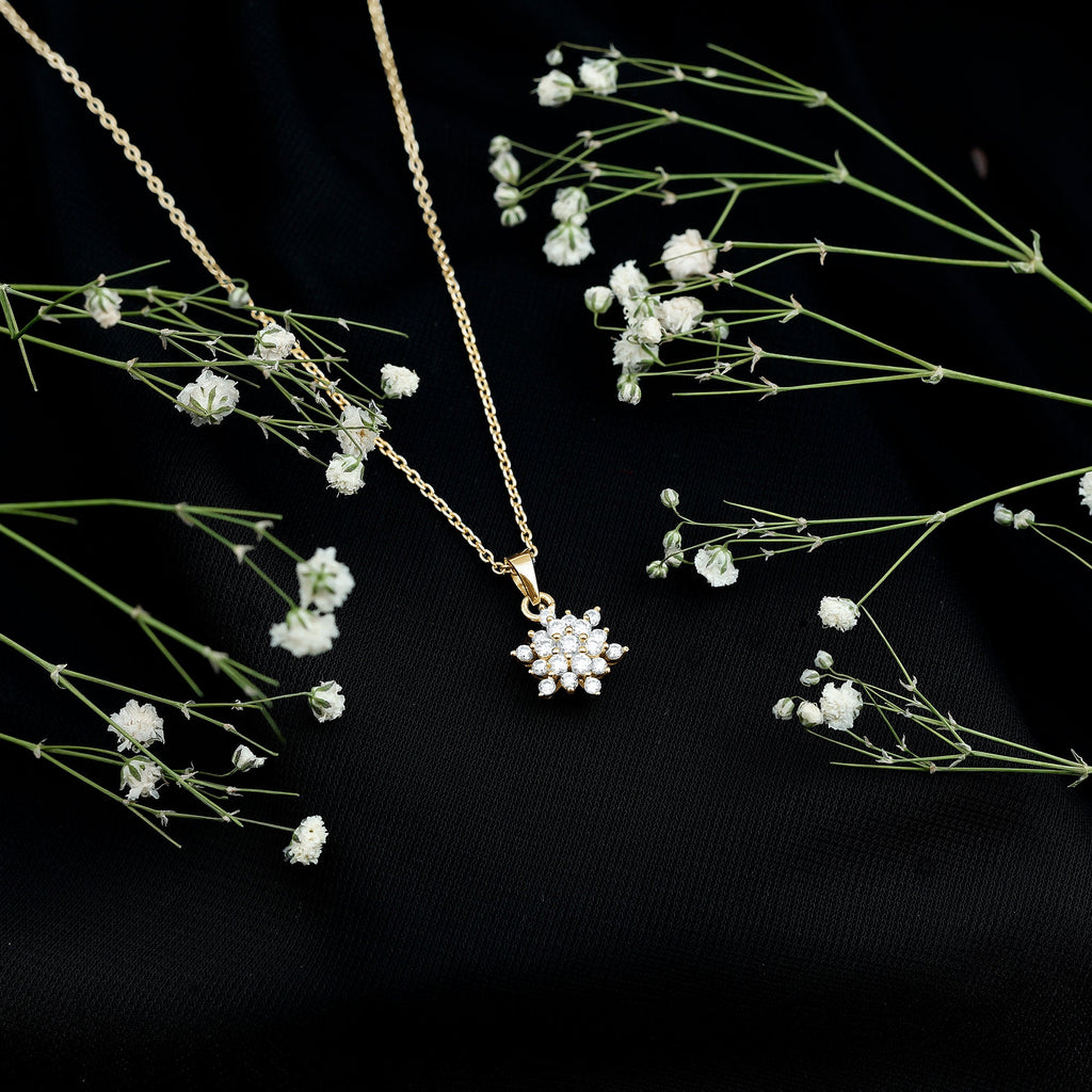 Moissanite Snowflake Necklace – Round Cut Moissanite Pendant With Sparkling Design