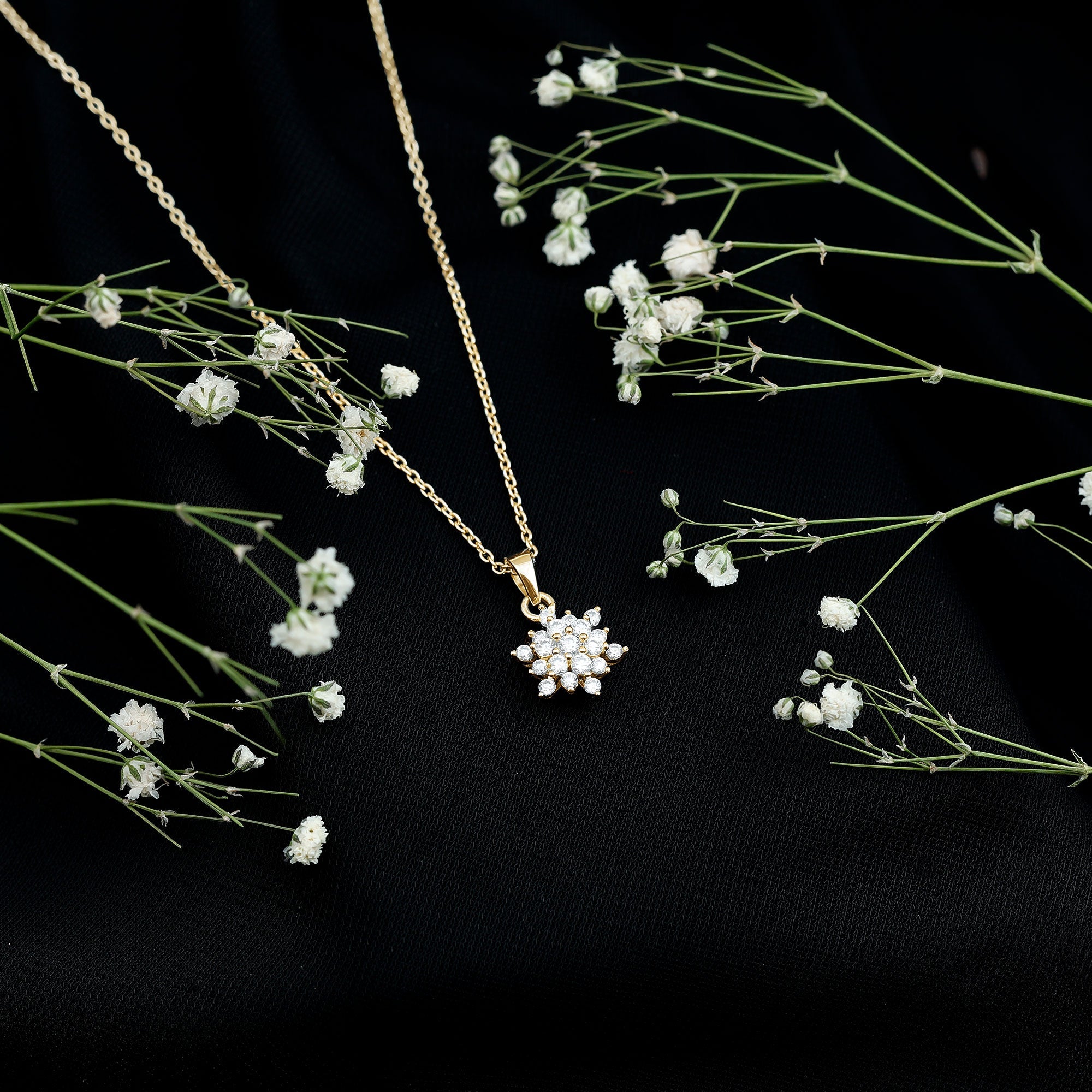 Moissanite Snowflake Necklace – Round Cut Moissanite Pendant With Sparkling Design
