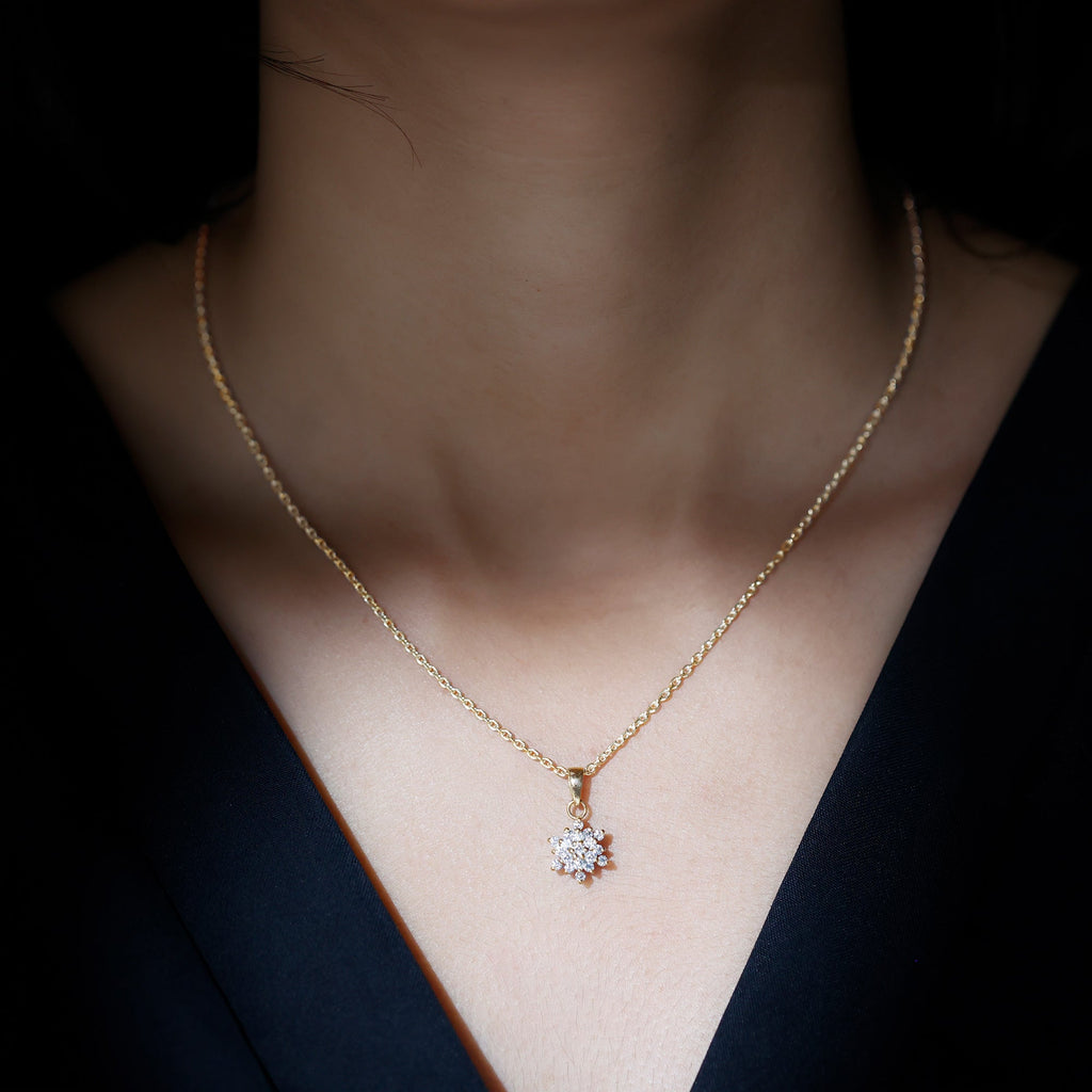 Moissanite Snowflake Necklace – Round Cut Moissanite Pendant With Sparkling Design