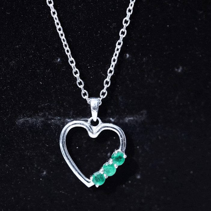 Emerald Heart Necklace – AAA Quality Emerald Pendant Jewelry With Prong Setting