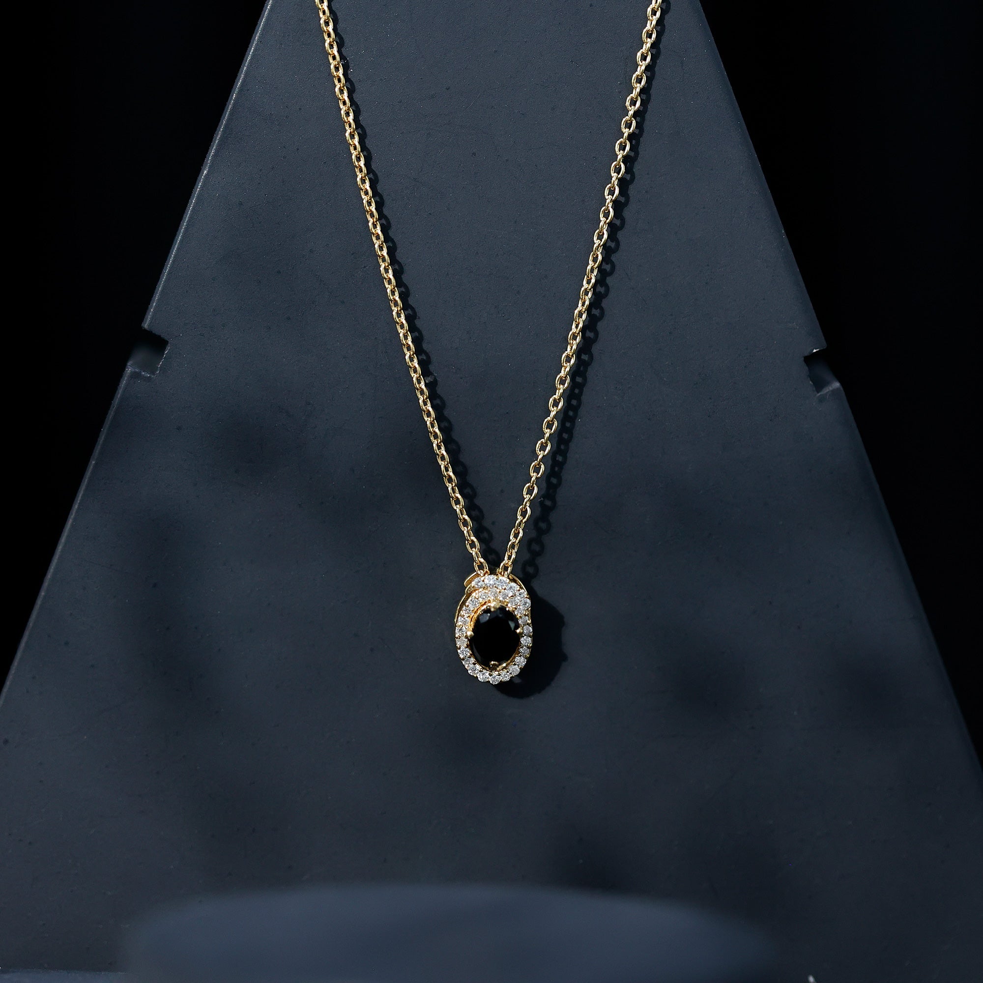 Natural Oval Shape Black Onyx Necklace with Lab Diamond