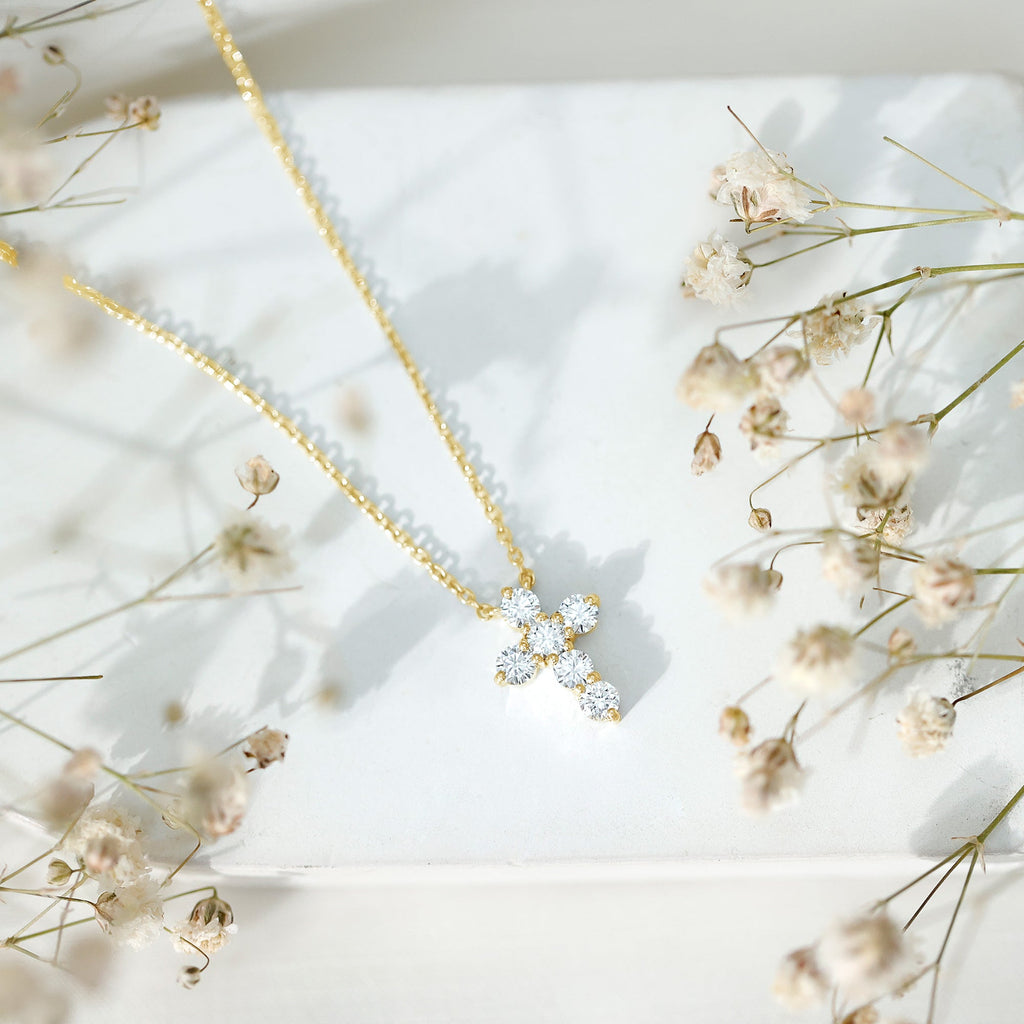 Moissanite Cross Pendant – Round Cut Prong Setting Necklace With Cable Chain