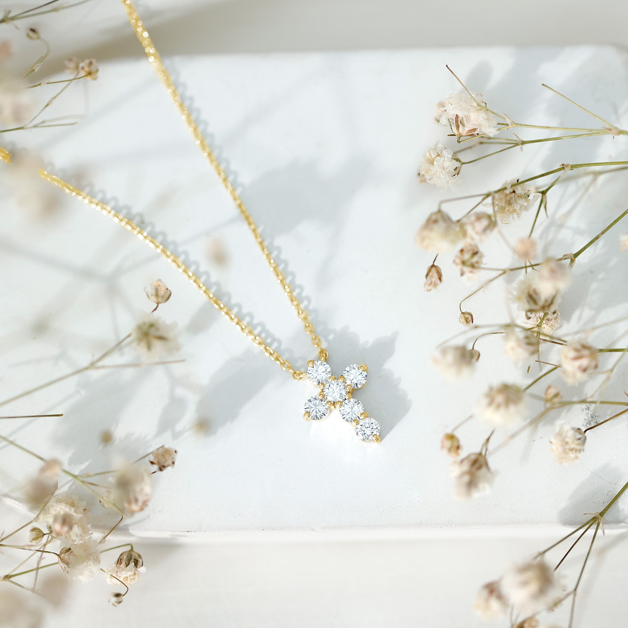 Moissanite Cross Pendant – Round Cut Prong Setting Necklace With Cable Chain
