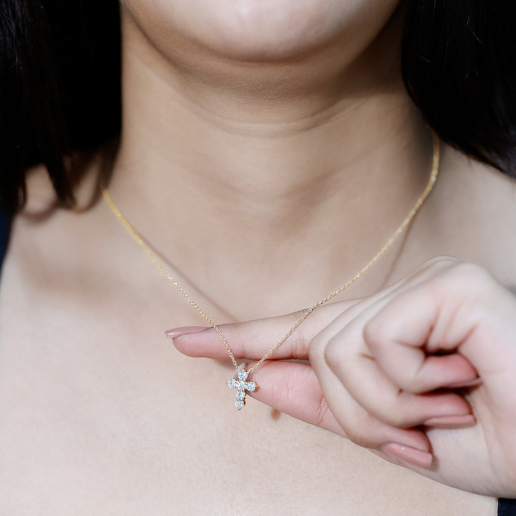 Moissanite Cross Pendant – Round Cut Prong Setting Necklace With Cable Chain