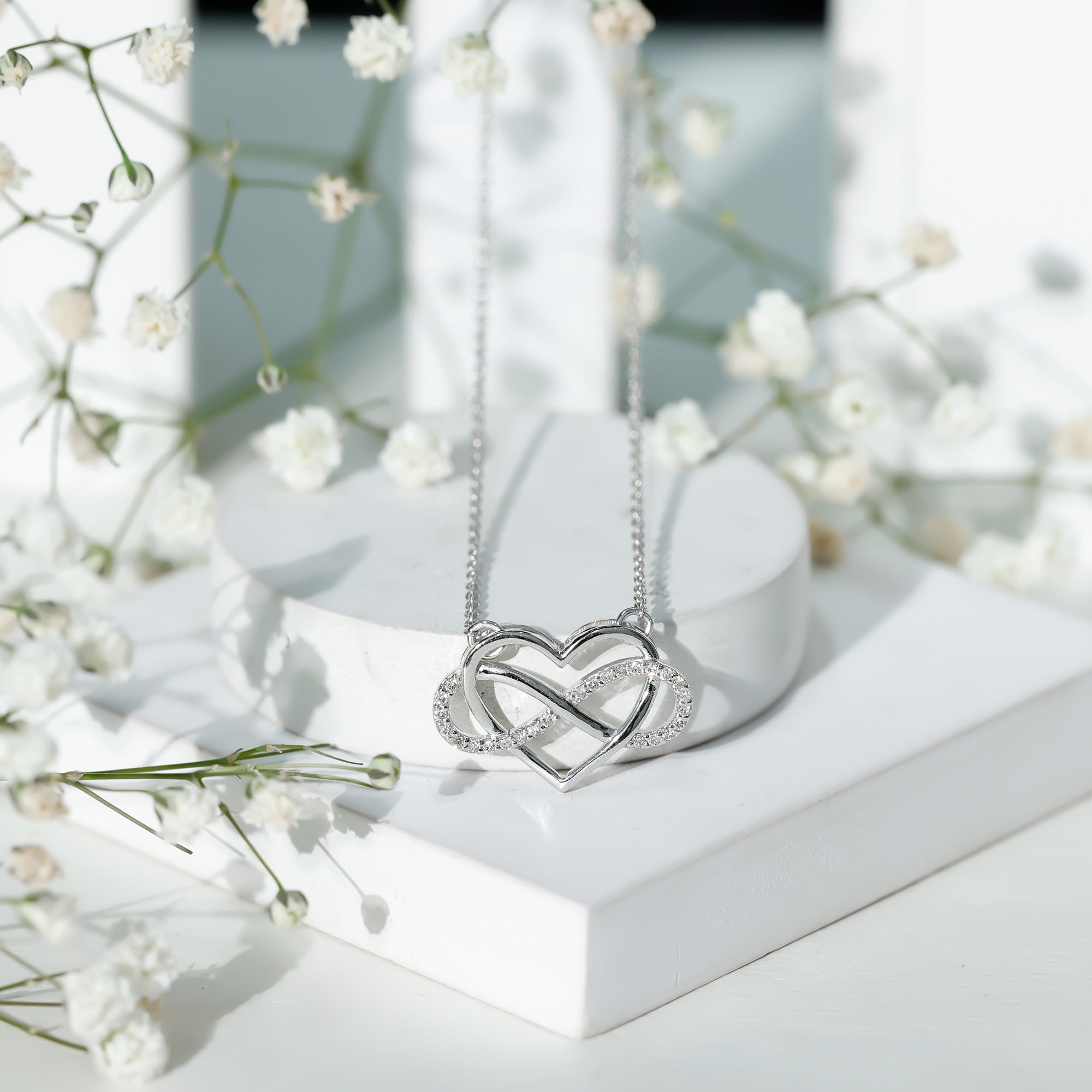 Diamond Infinity Heart Necklace – Sparkling Pave Setting Fine Jewelry Gift