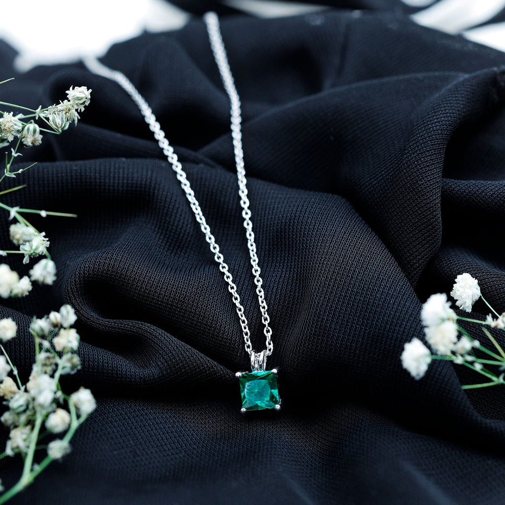 Lab Grown Emerald Necklace – Princess Cut Solitaire Pendant With Chain & Gift Box