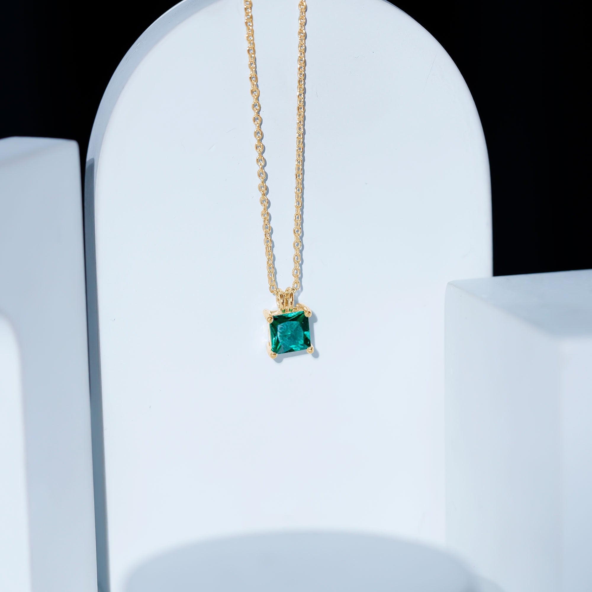 Lab Grown Emerald Necklace – Princess Cut Solitaire Pendant With Chain & Gift Box