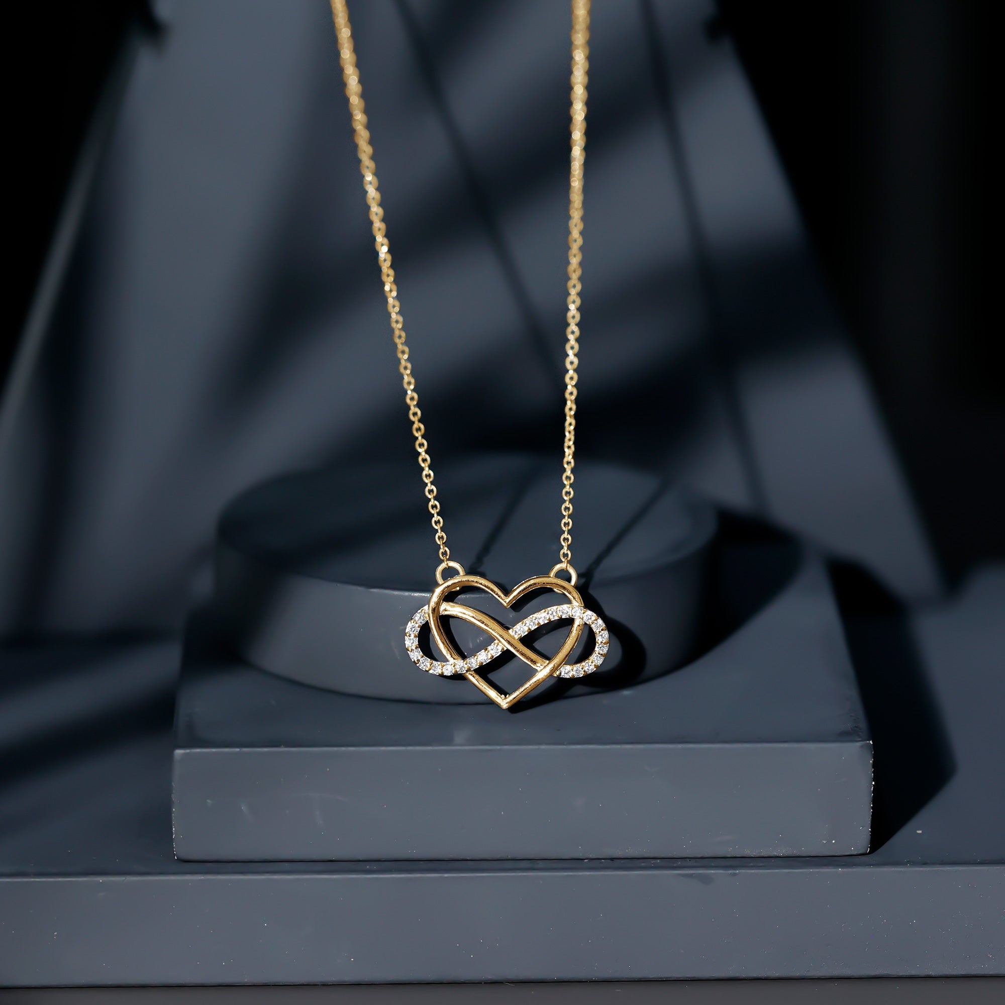 Diamond Infinity Heart Necklace – Sparkling Pave Setting Fine Jewelry Gift