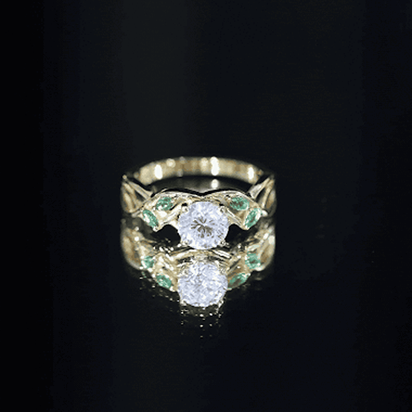 Lab Grown Diamond Ring – 1 Carat Round Cut Engagement Ring With Marquise Emerald